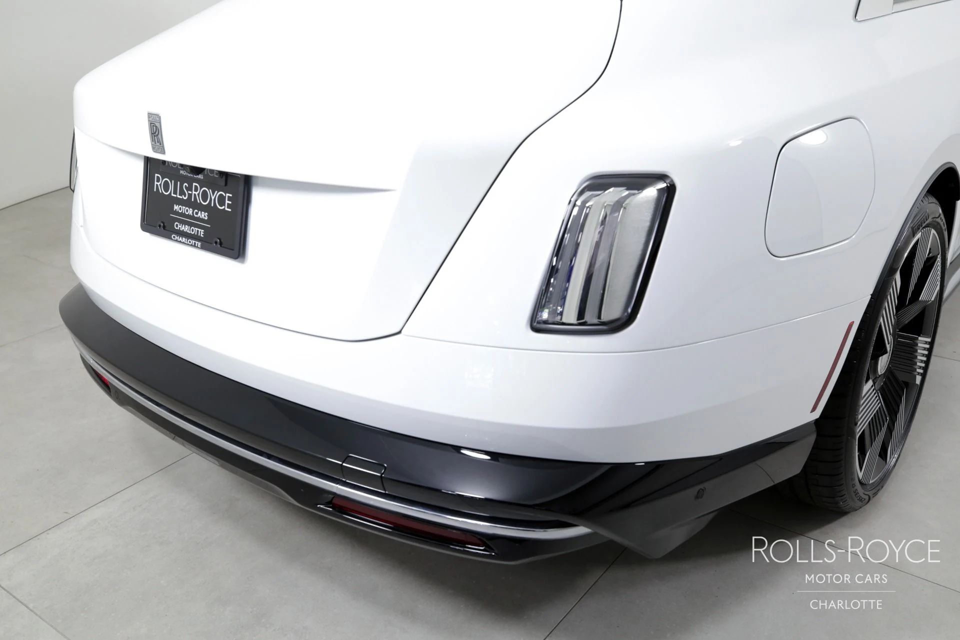 mph040_1390011890_Used_2024_Rolls_Royce_Spectre_1709308315_0e7bd105f0