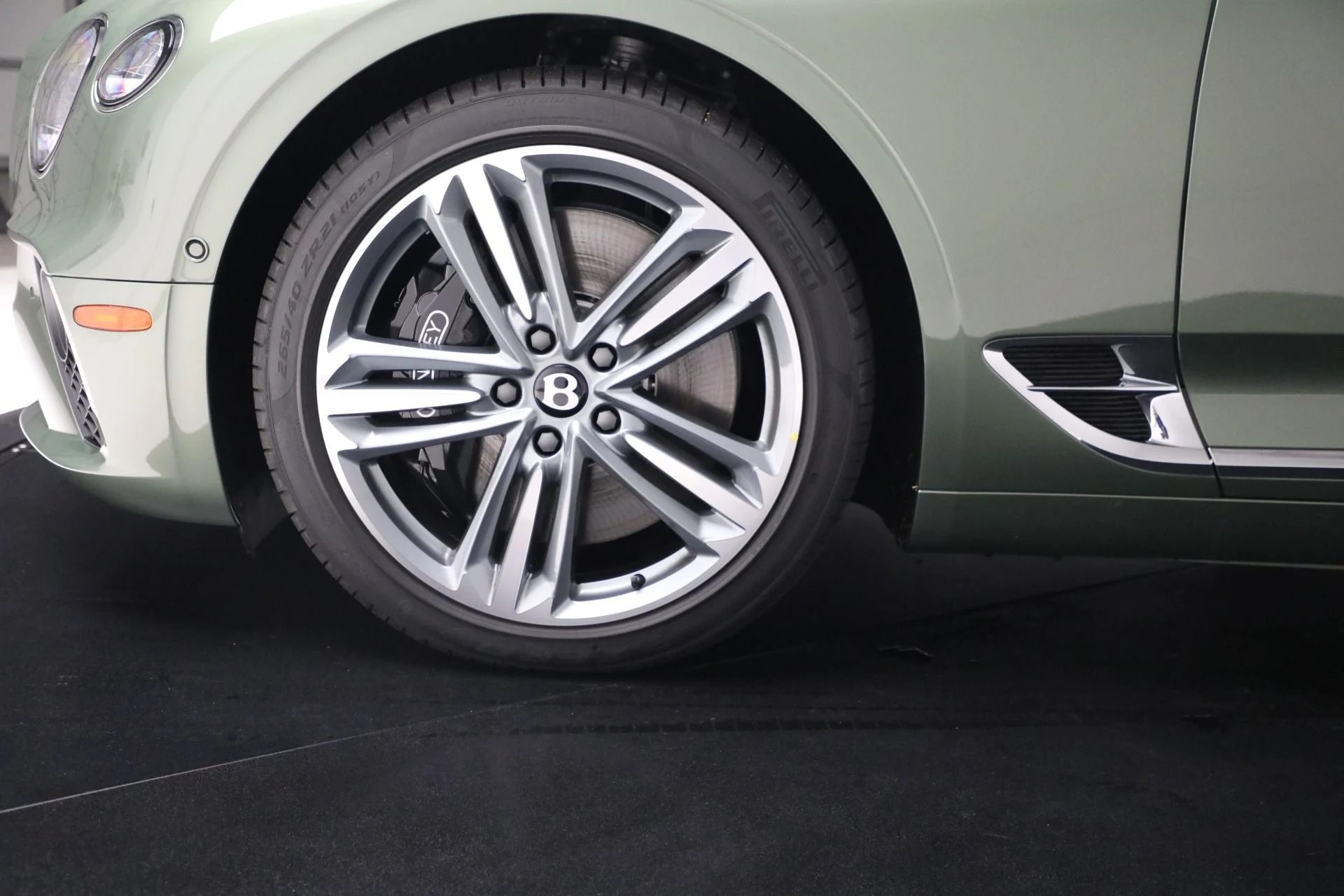 mph040_1396063165_New_2024_Bentley_Continental_GTC_V8_9e0b46781e