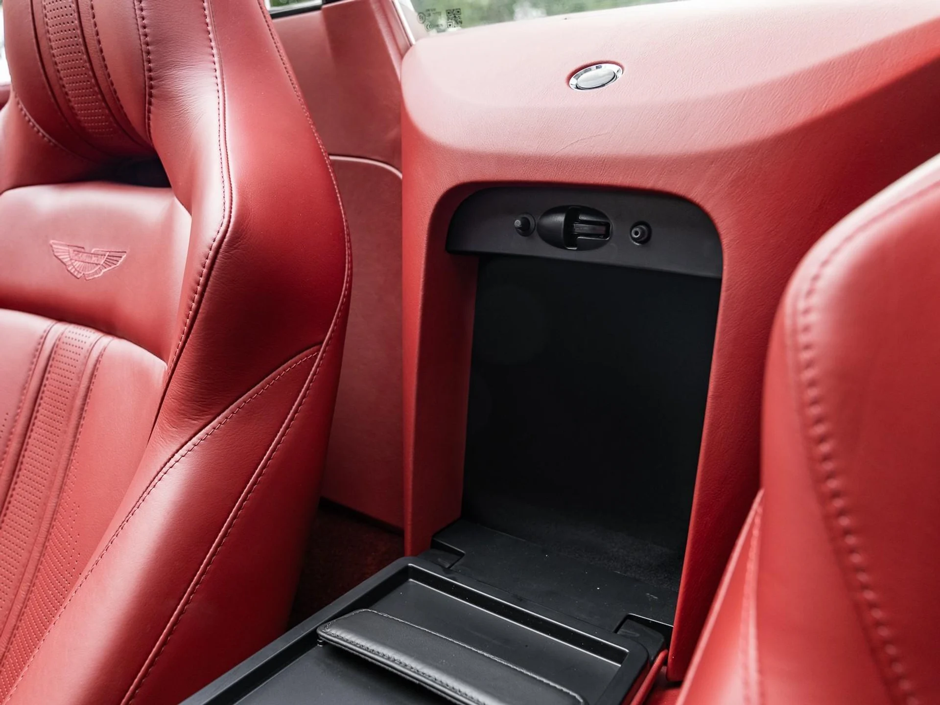 mph040_1408451240_Used_2021_Aston_Martin_Vantage_1753207588_62a63ff3ec