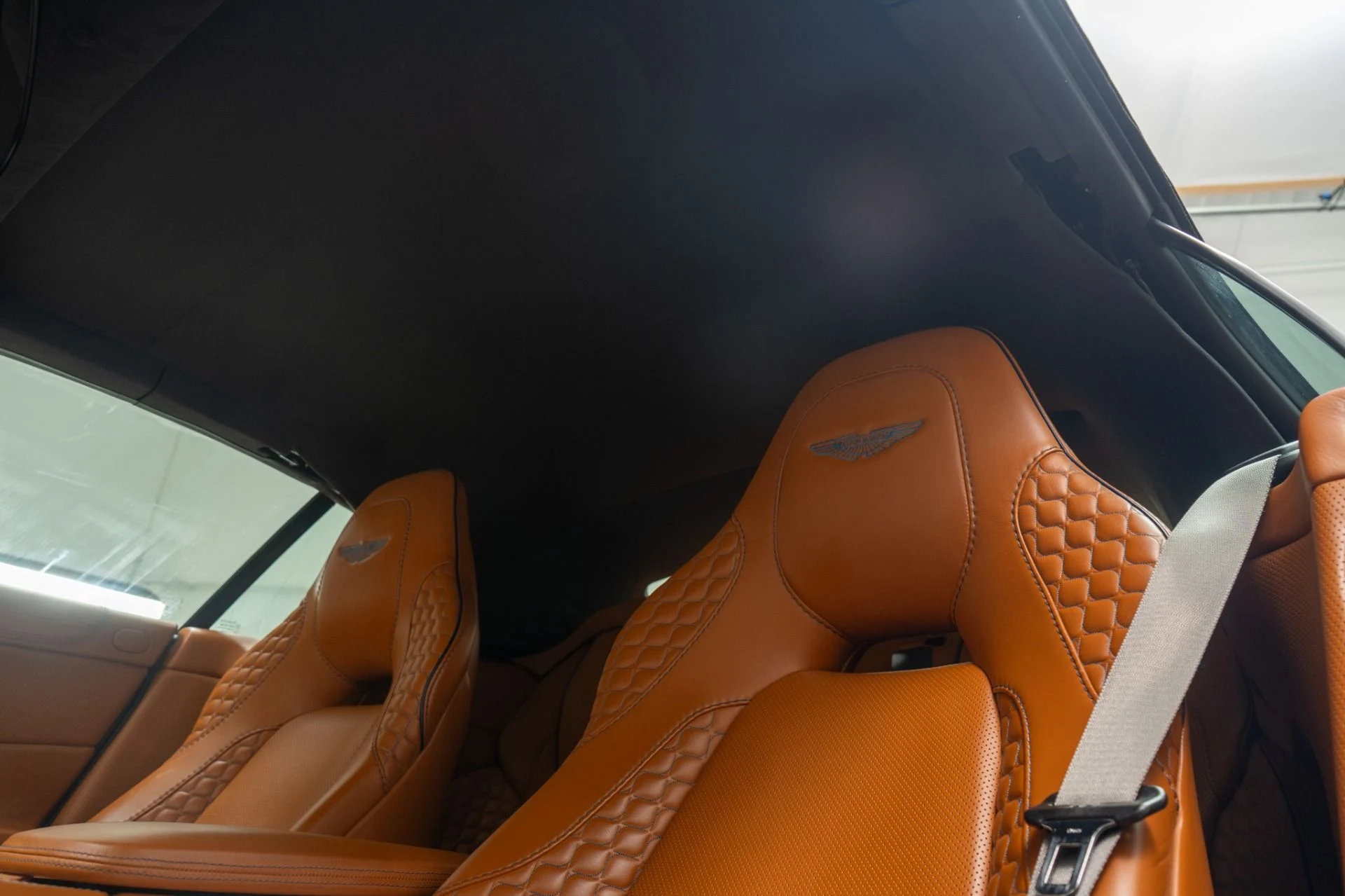 mph040_1410206086_Used_2016_Aston_Martin_Vanquish_Volante_Low_Miles_Amazing_Color_Combination_1785262307_445c636ae0