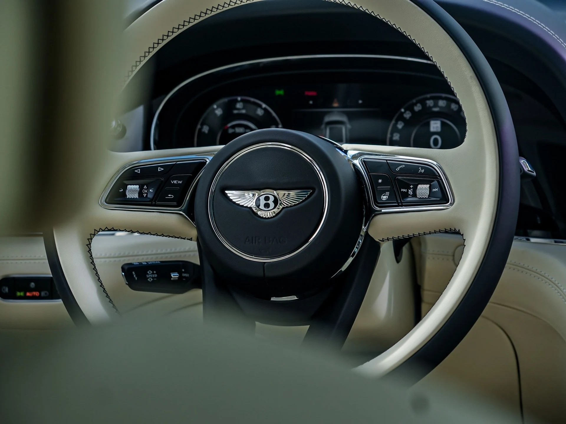 mph040_1412972699_Hi_Tech_Luxury_Imports_LLC_SJAAT_2_ZV_8_TC_034150_image_40_683f87a943