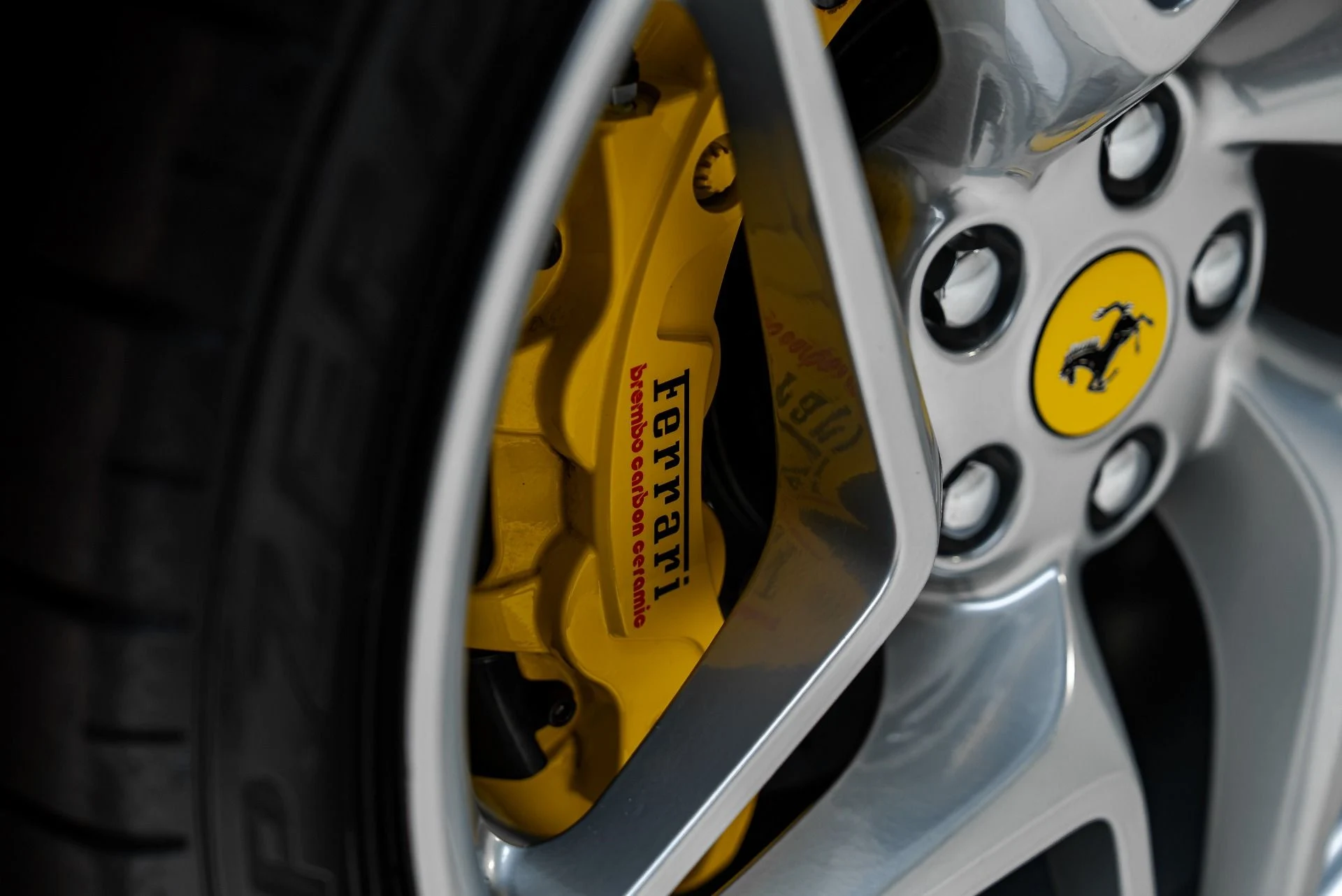 mph040_1414435395_Used_2022_Ferrari_F8_Spider_1788281682_d9ca5f0b90