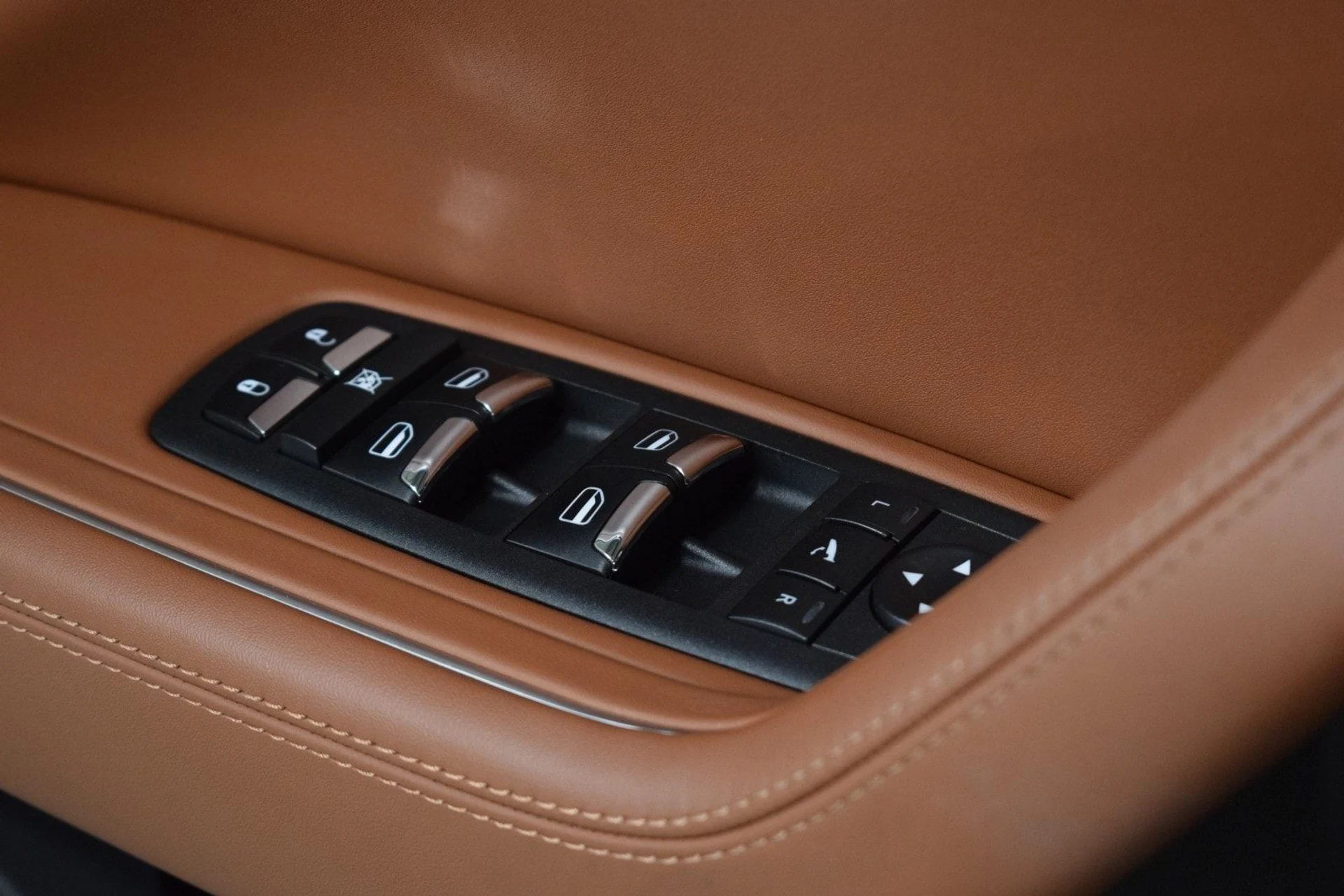 mph040_1416830374_ca7bc1c38116a9f8964f3cbe5f4bbb88x_0083530a9a