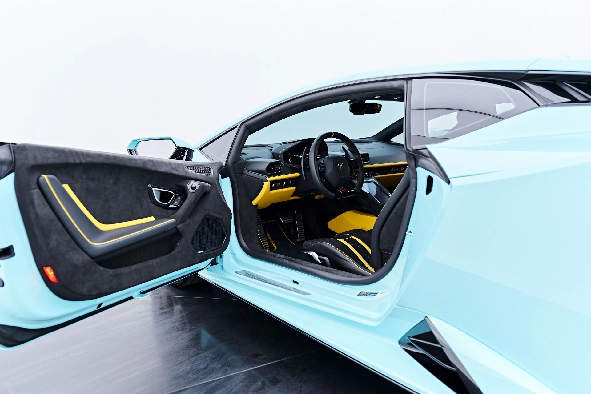 mph040_1420219109_Used_2024_Lamborghini_Huracan_Tecnica_Base_1788455425_dea5c87985