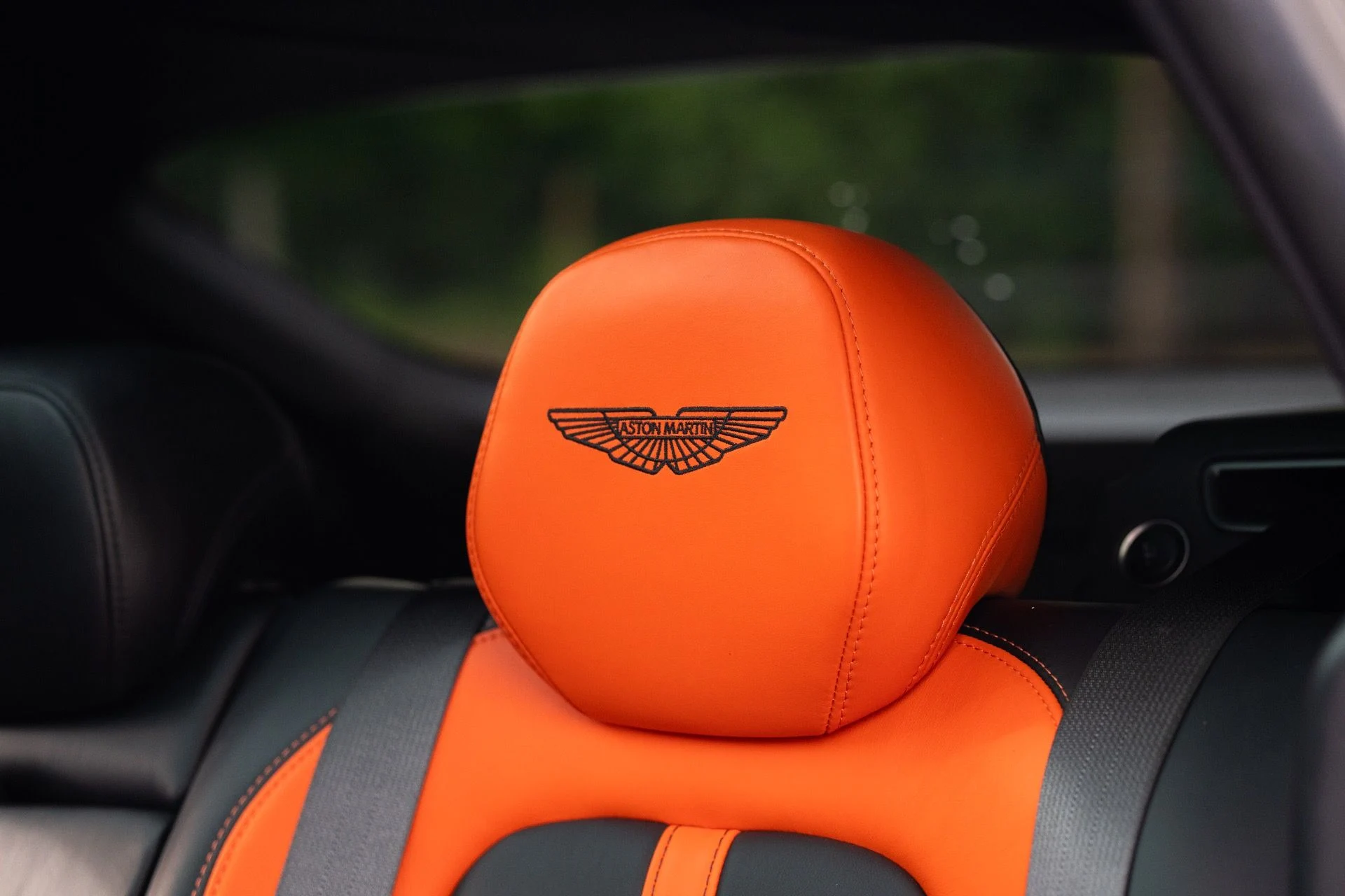mph040_1420281163_Used_2023_Aston_Martin_DBX_707_1756441558_f1a36b17ef