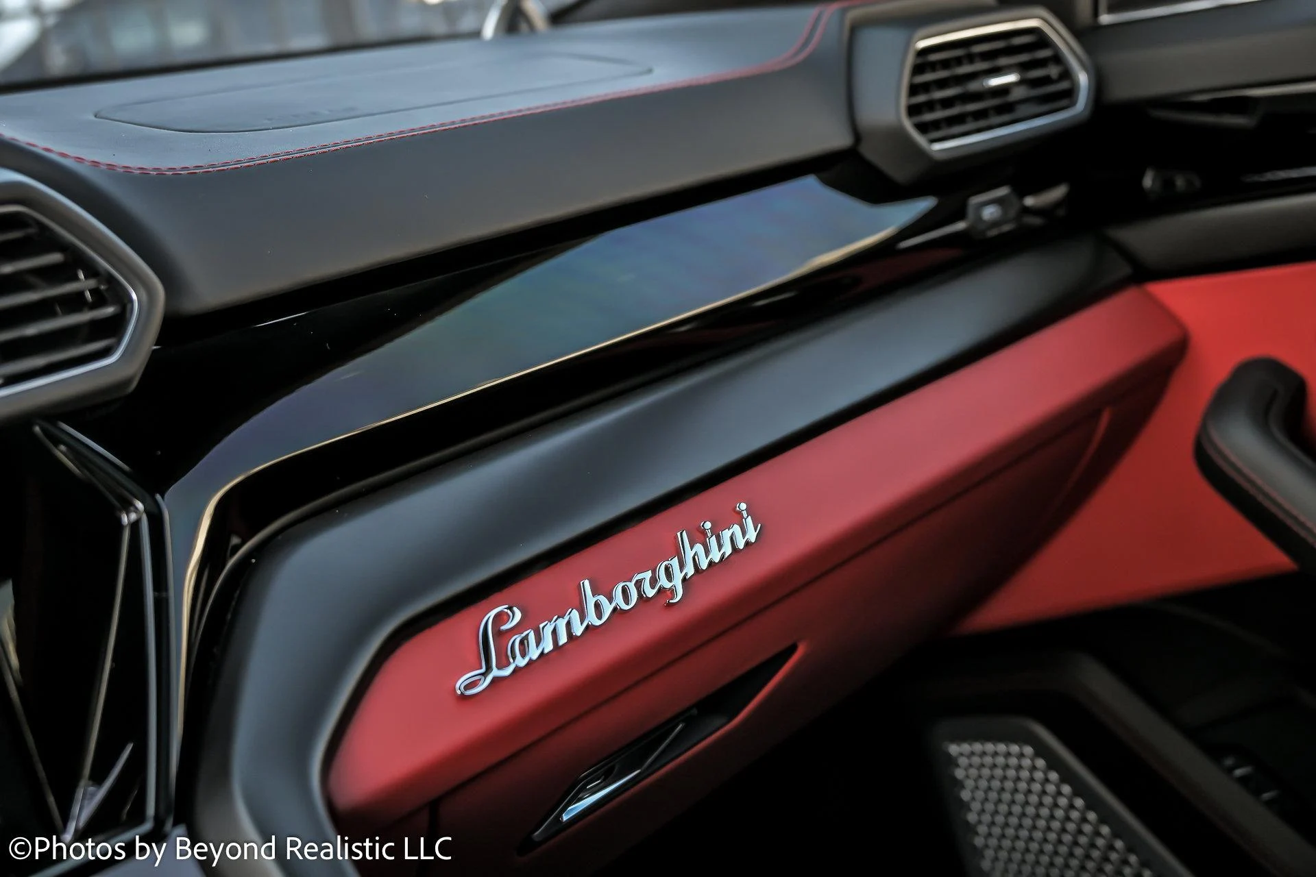 mph040_1439536669_Used_2024_Lamborghini_Urus_S_1769853133_0291753893