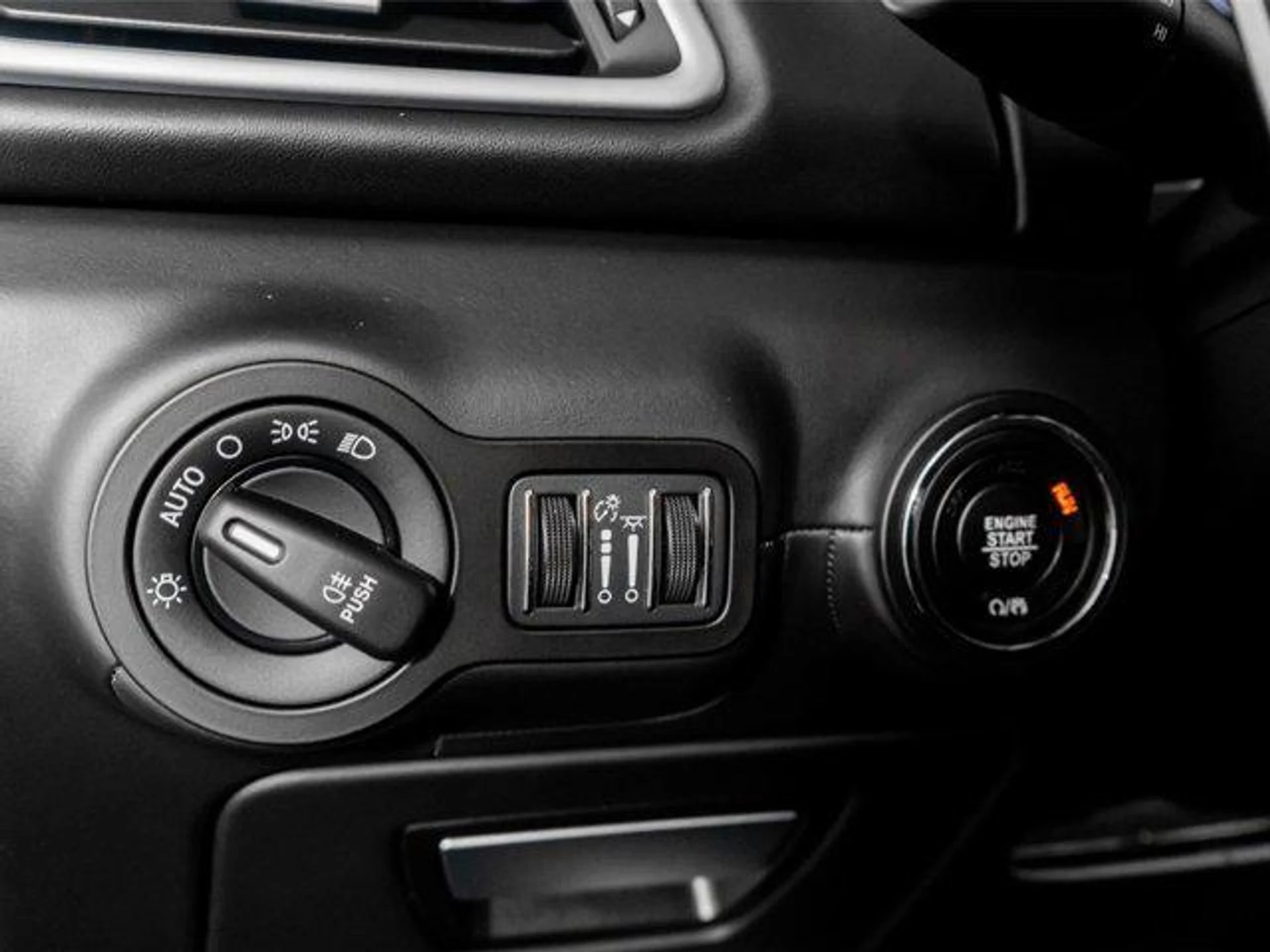 mph040_1447241430_h_Bl_W_Sk_T4m_D_Ys_G6_Ic_Lx_Go_Jc_Le4fo_83549447b1