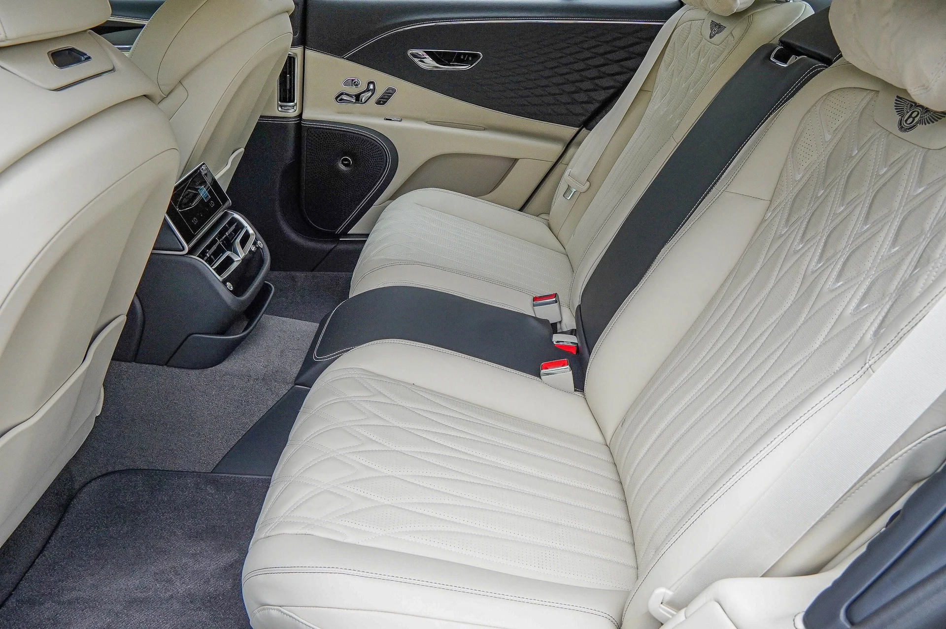 mph040_144762632_Hi_Tech_Luxury_Imports_LLC_SCBBP_6_ZG_5_TC_026011_image_40_907bc8281e