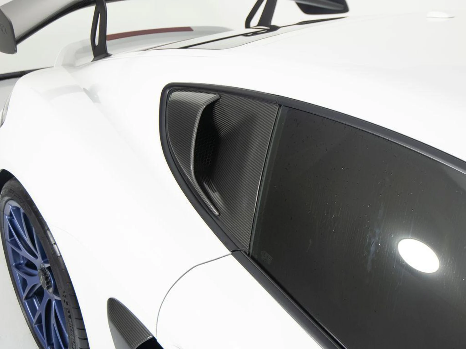 mph040_146475578_X2_Fk_C5y1_HQ_3rc1_Hvp_Tul_X_Dlbb_IM_af42654ff7