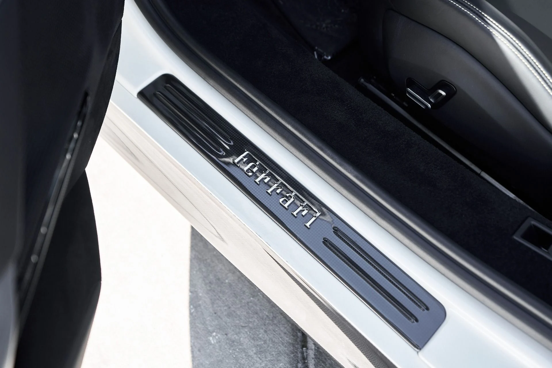 mph040_1486452400_Used_2023_Ferrari_SF_90_Stradale_1762821691_d5cb22845a