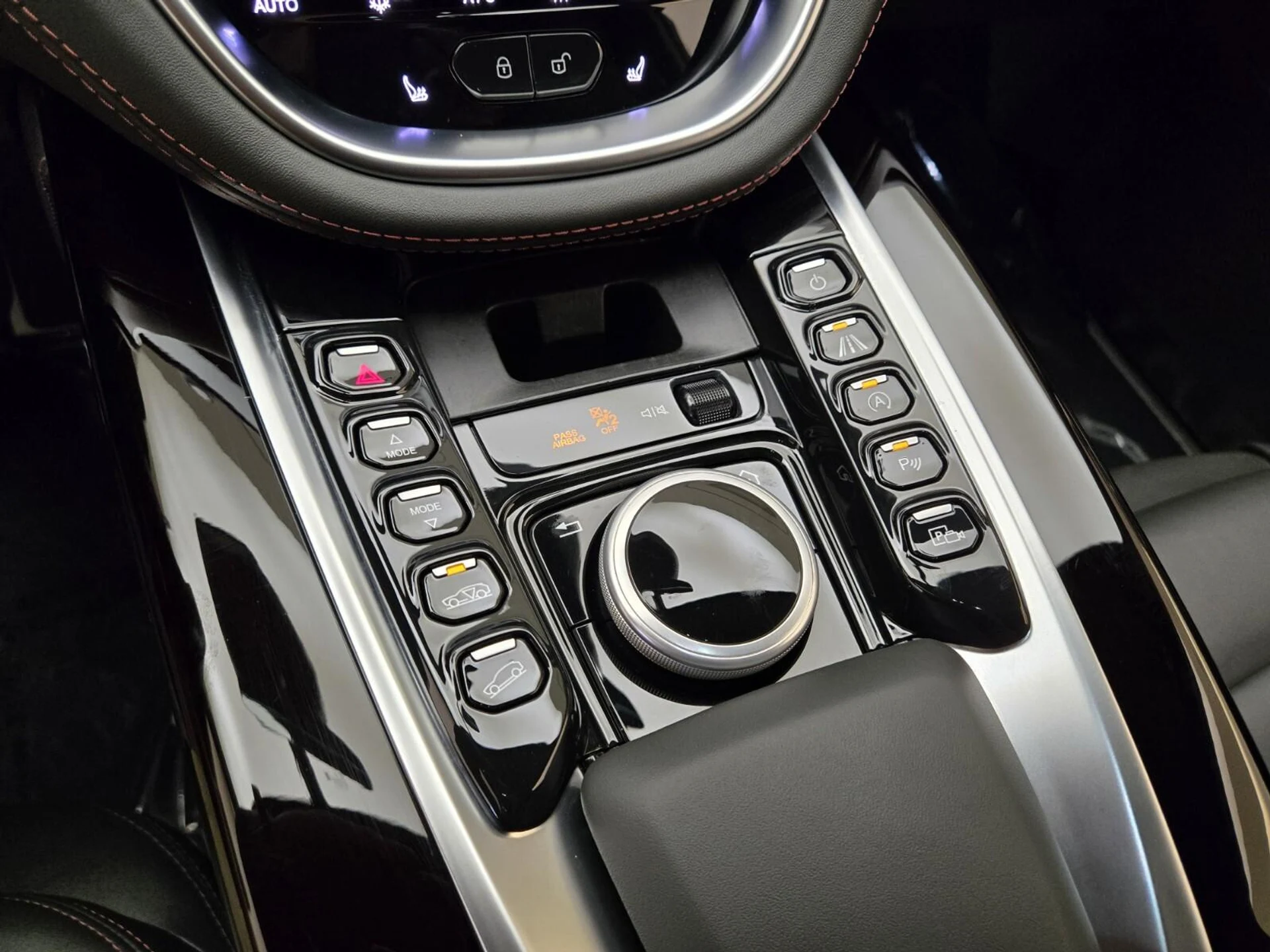 mph040_1514007924_Used_2024_Aston_Martin_DBX_1777355484_cb9fce9629