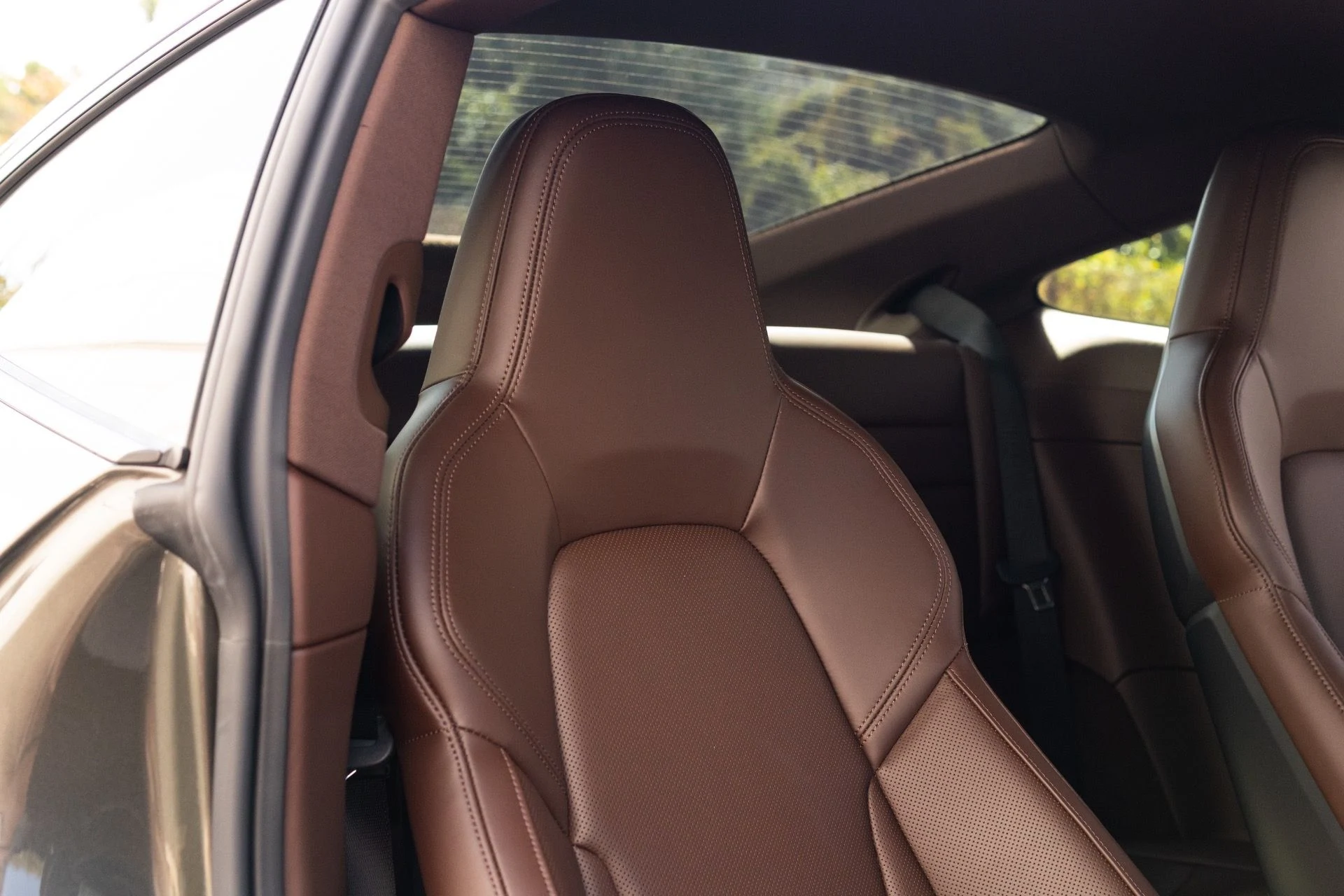 mph040_1524164001_Used_2024_Porsche_911_Carrera_1772817798_a91ad8d03a