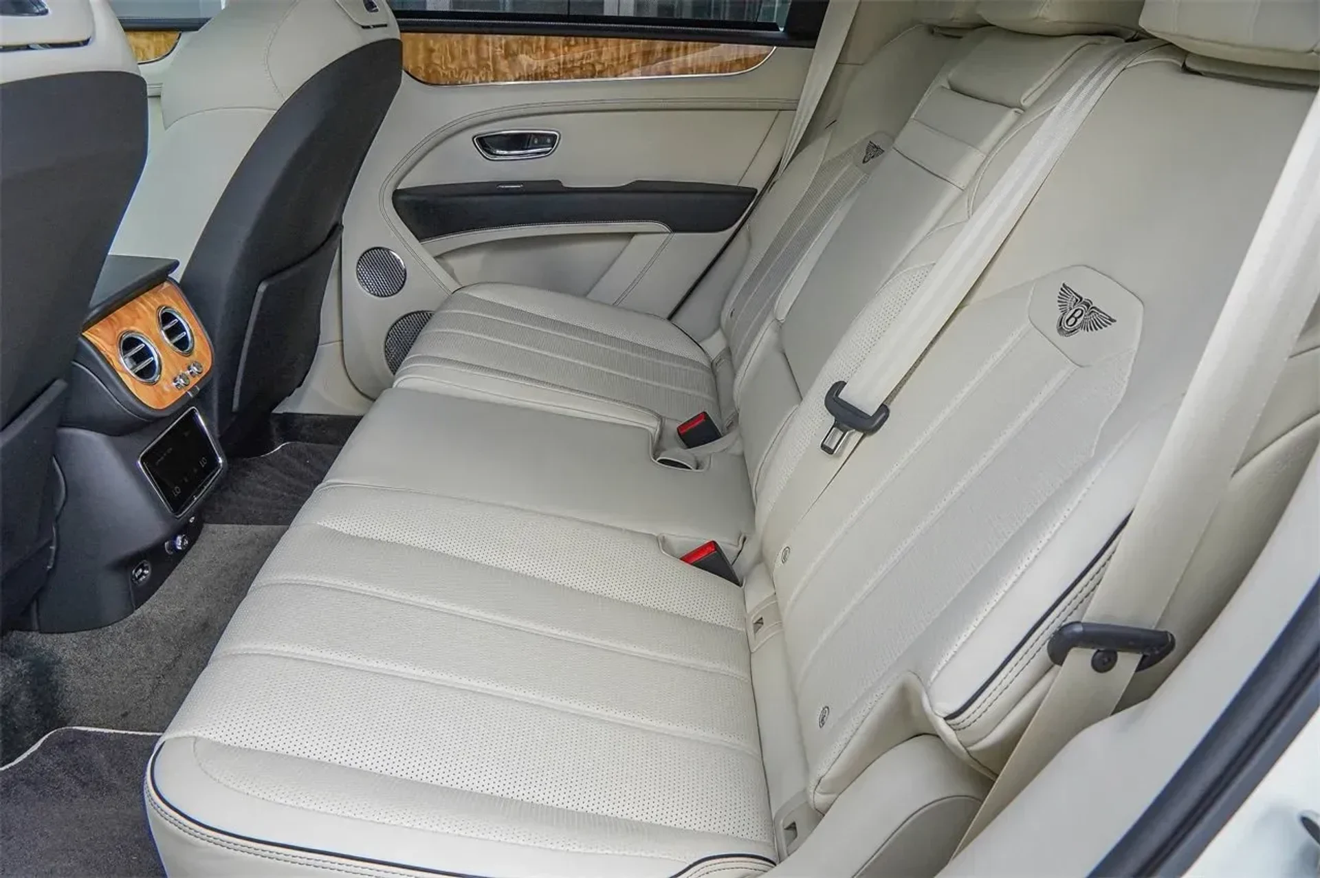 mph040_1535084526_f0690e8e74b147a4a36103953eaf90e8_2887f557f6