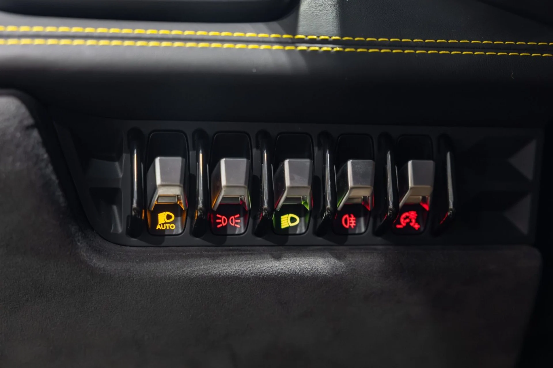 mph040_1536569517_h_Q_8f40da4048