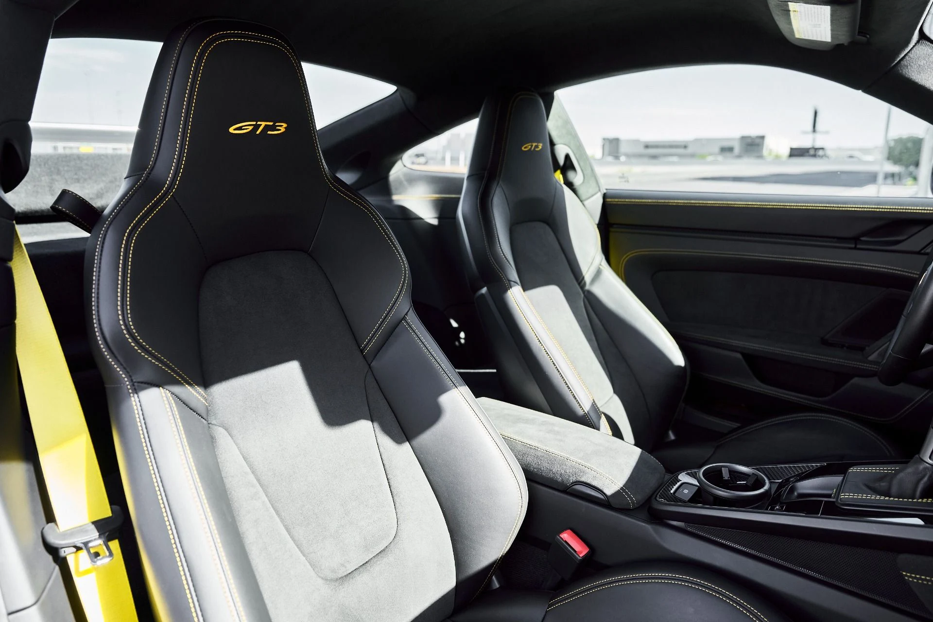 mph040_154445832_Used_2023_Porsche_911_GT_3_1776823199_150871c2ee