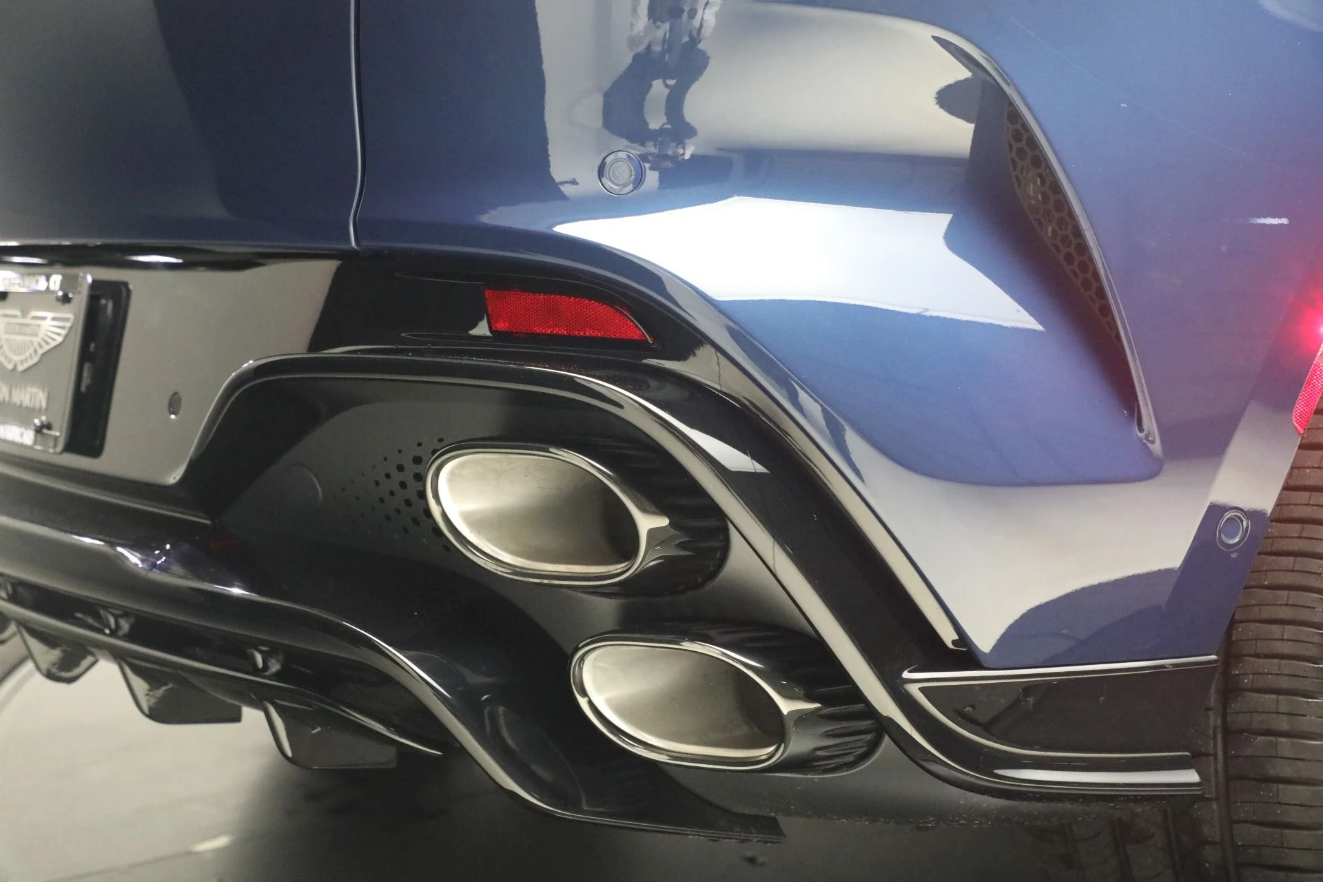 mph040_1545782654_New_2026_Aston_Martin_DBX_S_1779920374_f632e84591