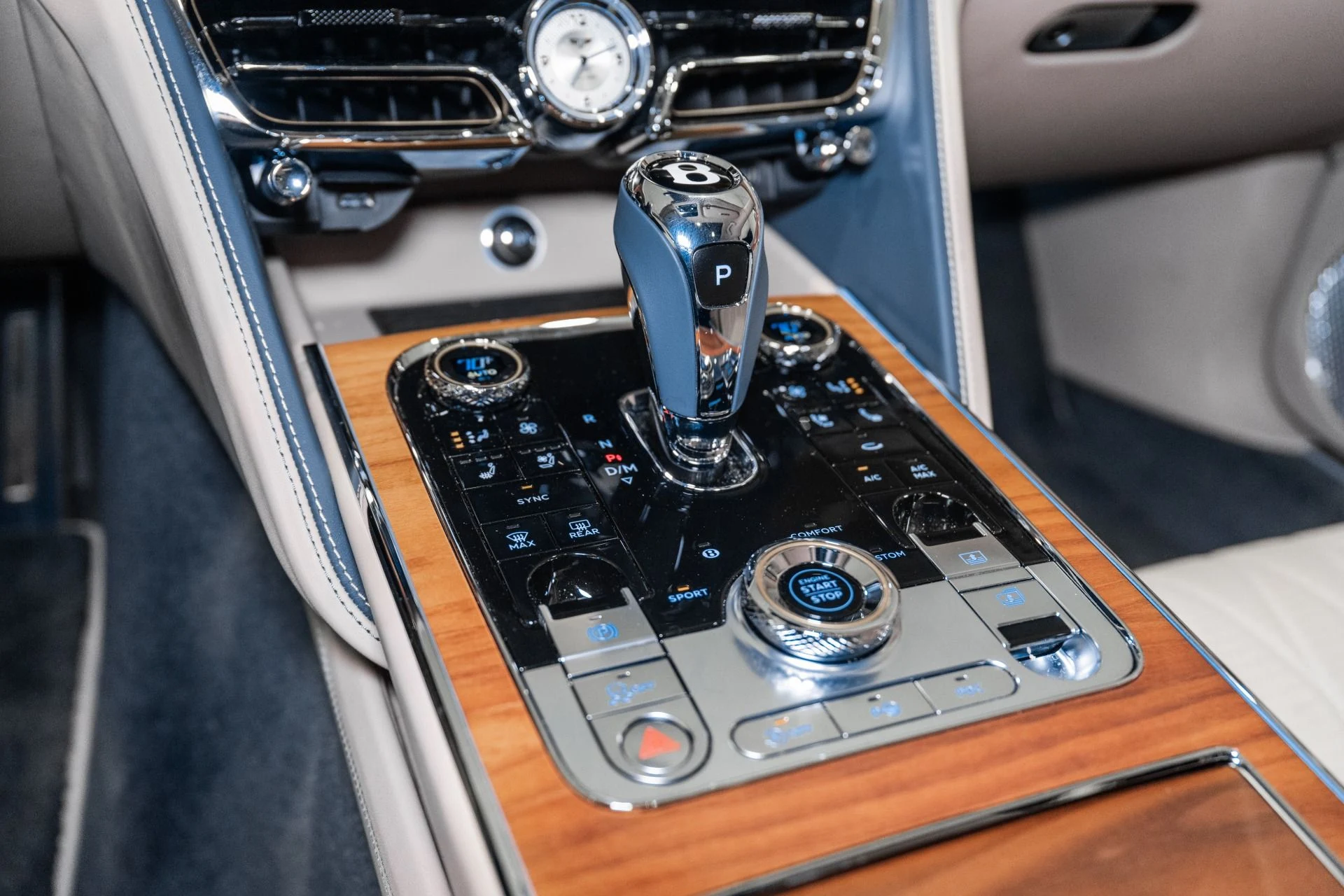 mph040_1553480996_Used_2023_Bentley_Flying_Spur_1772469545_03651b620b