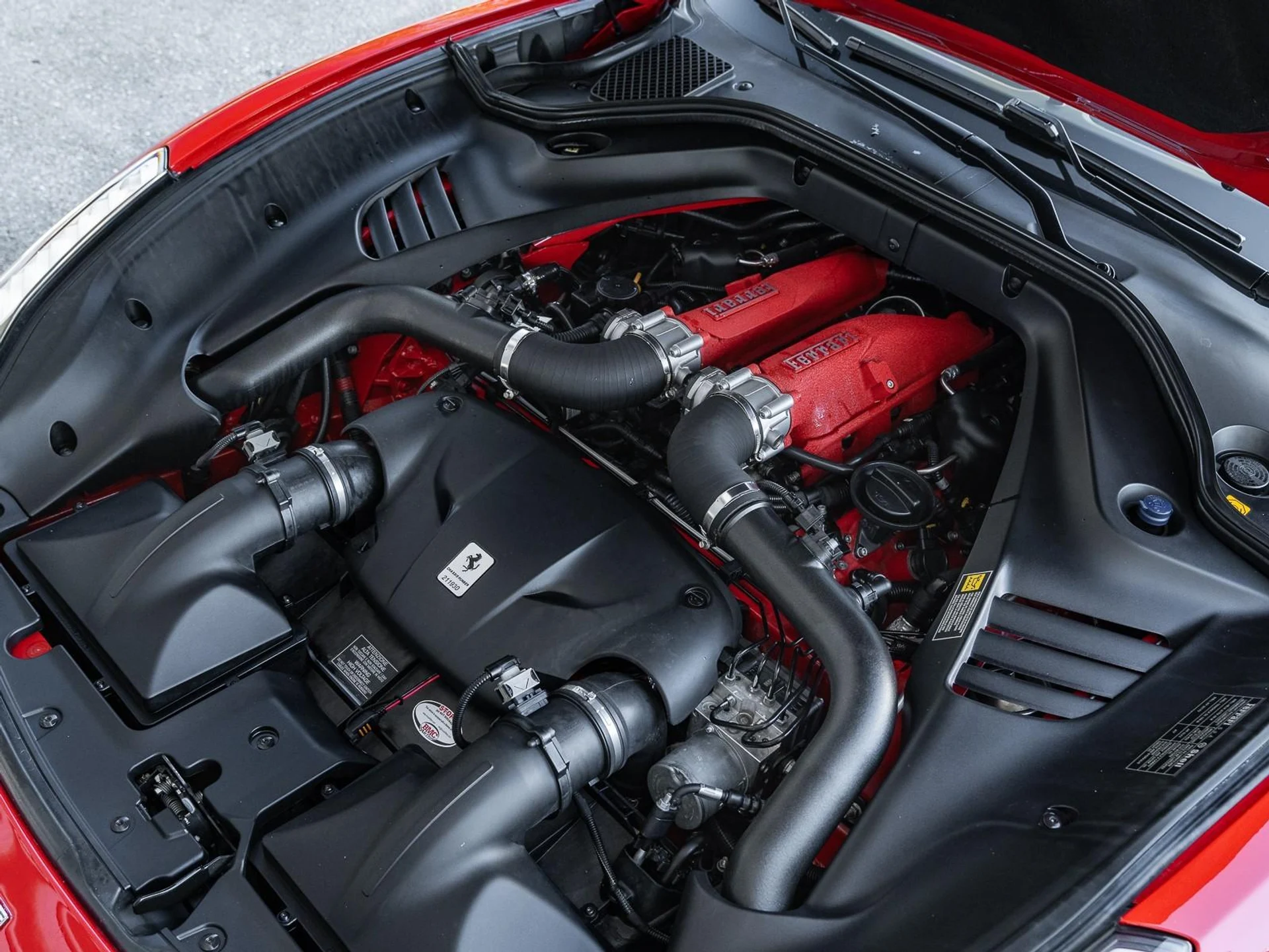 mph040_1557576537_Used_2015_Ferrari_California_T_1761253558_30cfe0f520