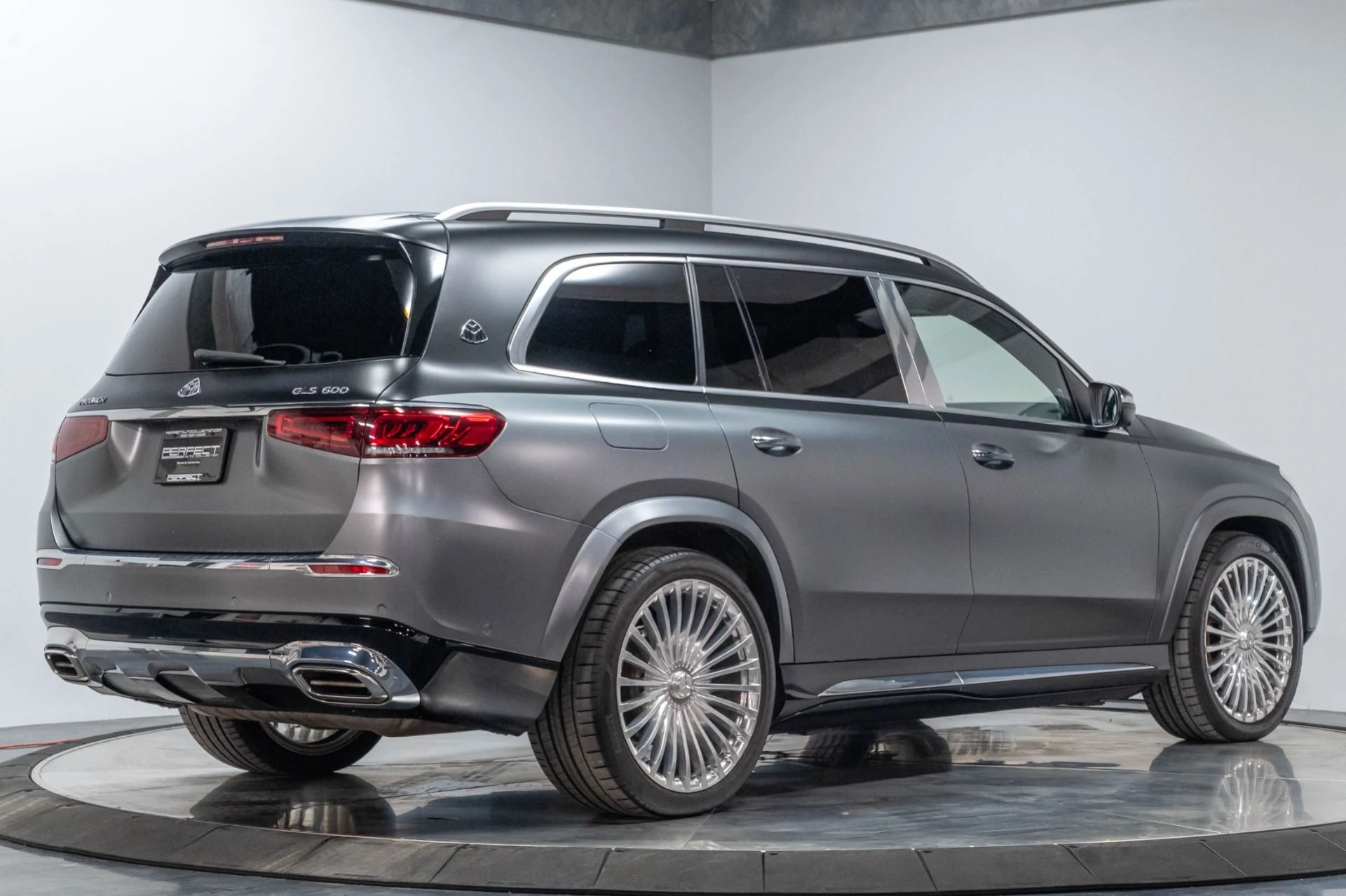 mph040_1600029526_Used_2022_Mercedes_Benz_GLS_Maybach_GLS_600_4_MATIC_1784906738_8767420ea3