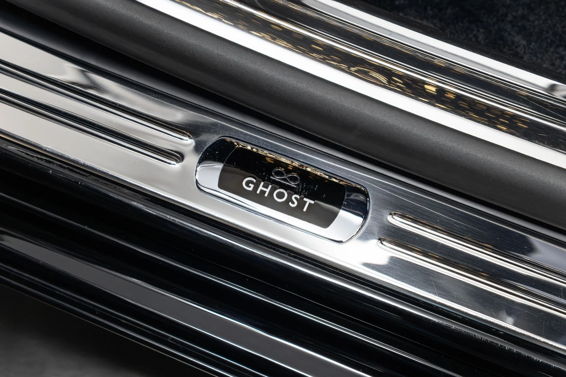 mph040_1609759479_Used_2017_Rolls_Royce_Ghost_Black_Badge_1764012368_e6728f8c82