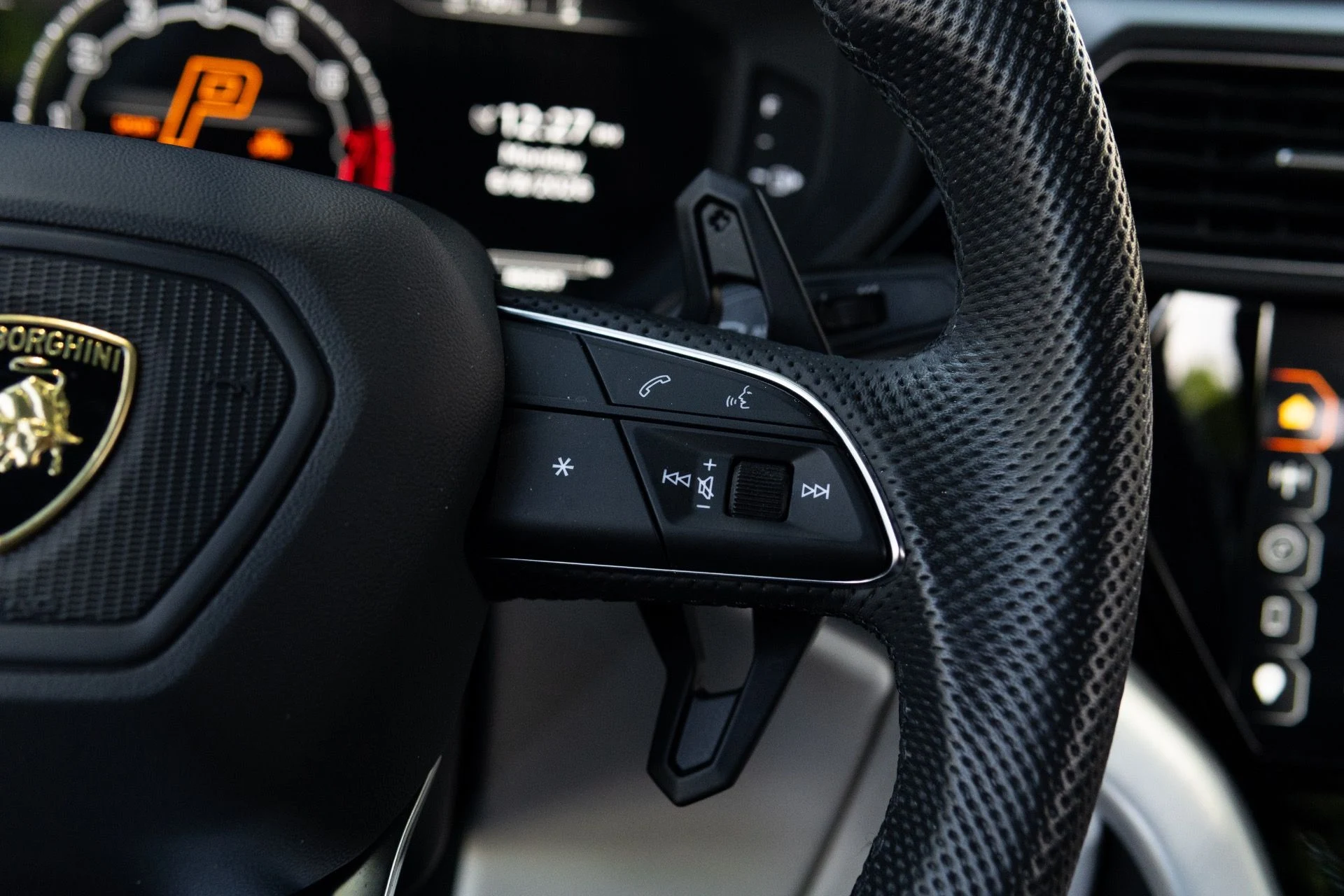 mph040_1615870696_Used_2023_Lamborghini_Urus_S_1780940773_35a4836a99