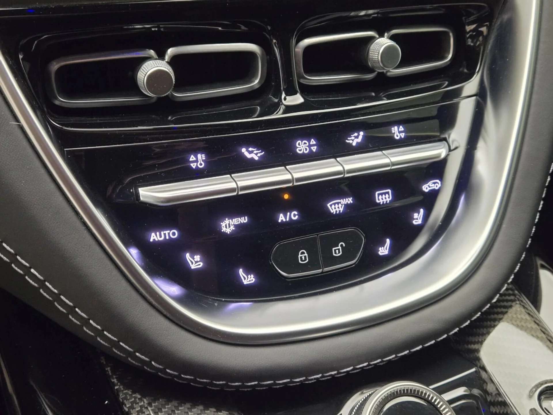 mph040_1623243503_Used_2023_Aston_Martin_DBX_707_1769582765_4a8be2c294