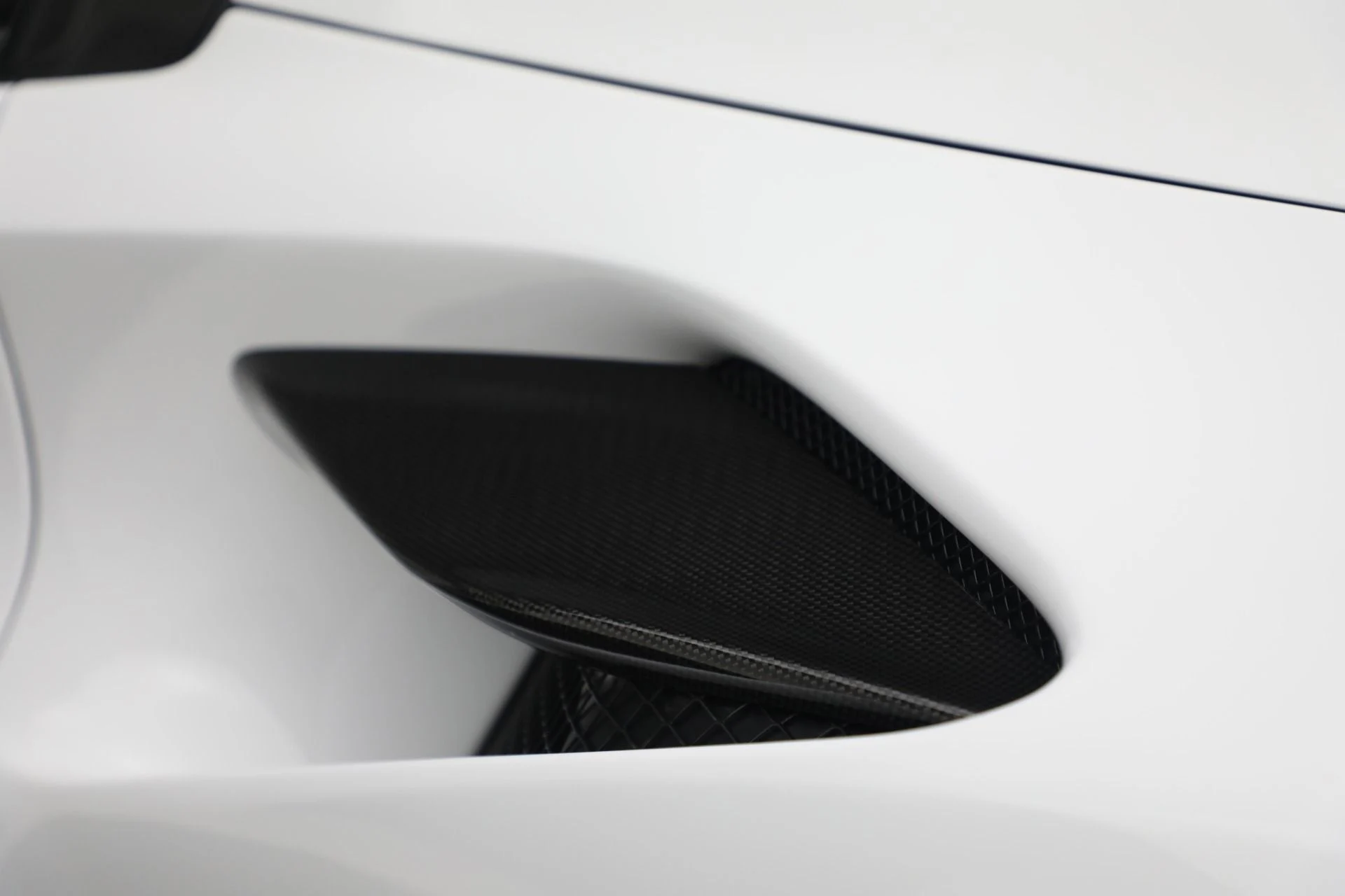 mph040_1624944744_Used_2023_Ferrari_F8_Spider_01a2657ff9