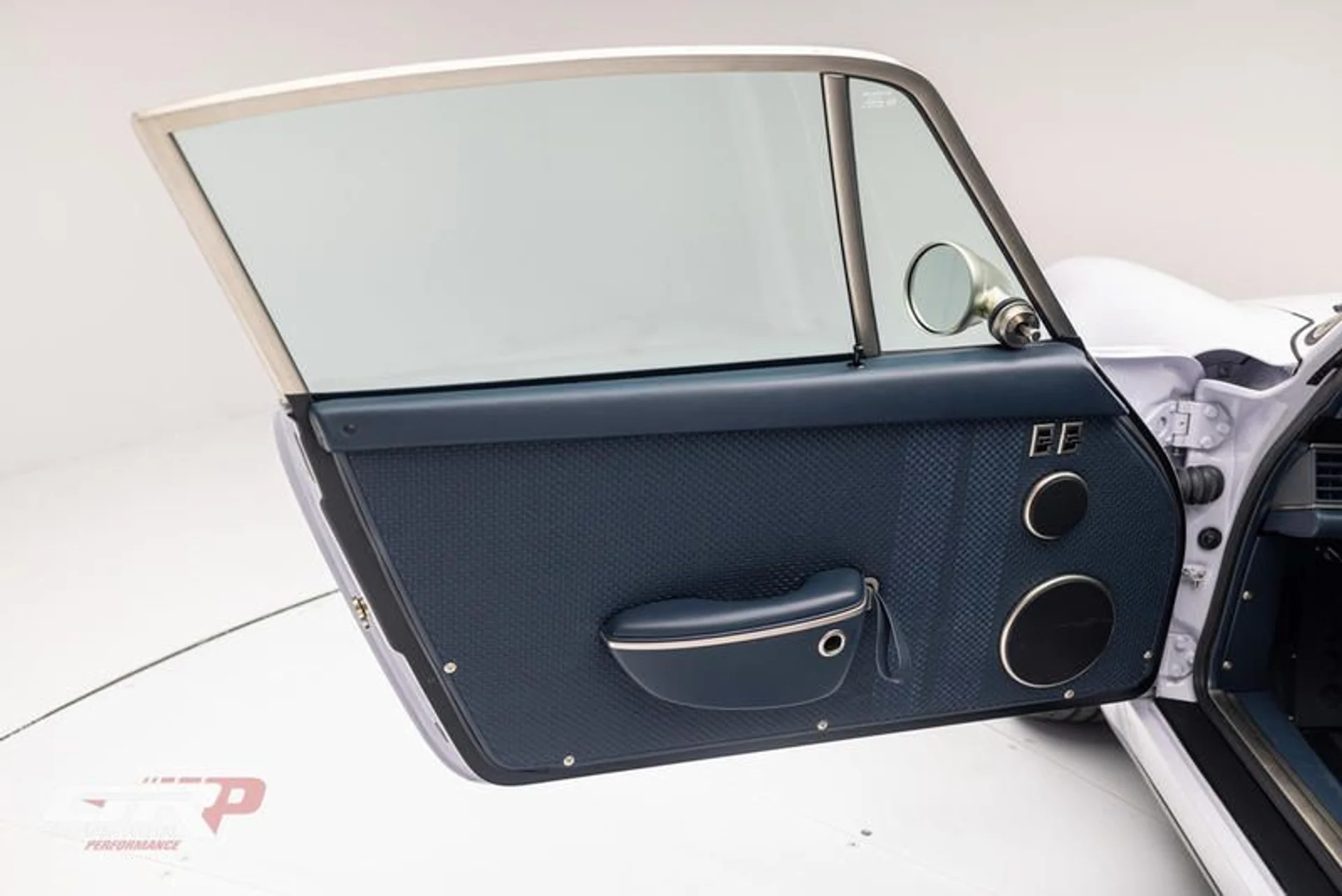 mph040_165775542_225968_AE_F954_4_E21_9076_18015_D9047_DE_a33ccbabe5