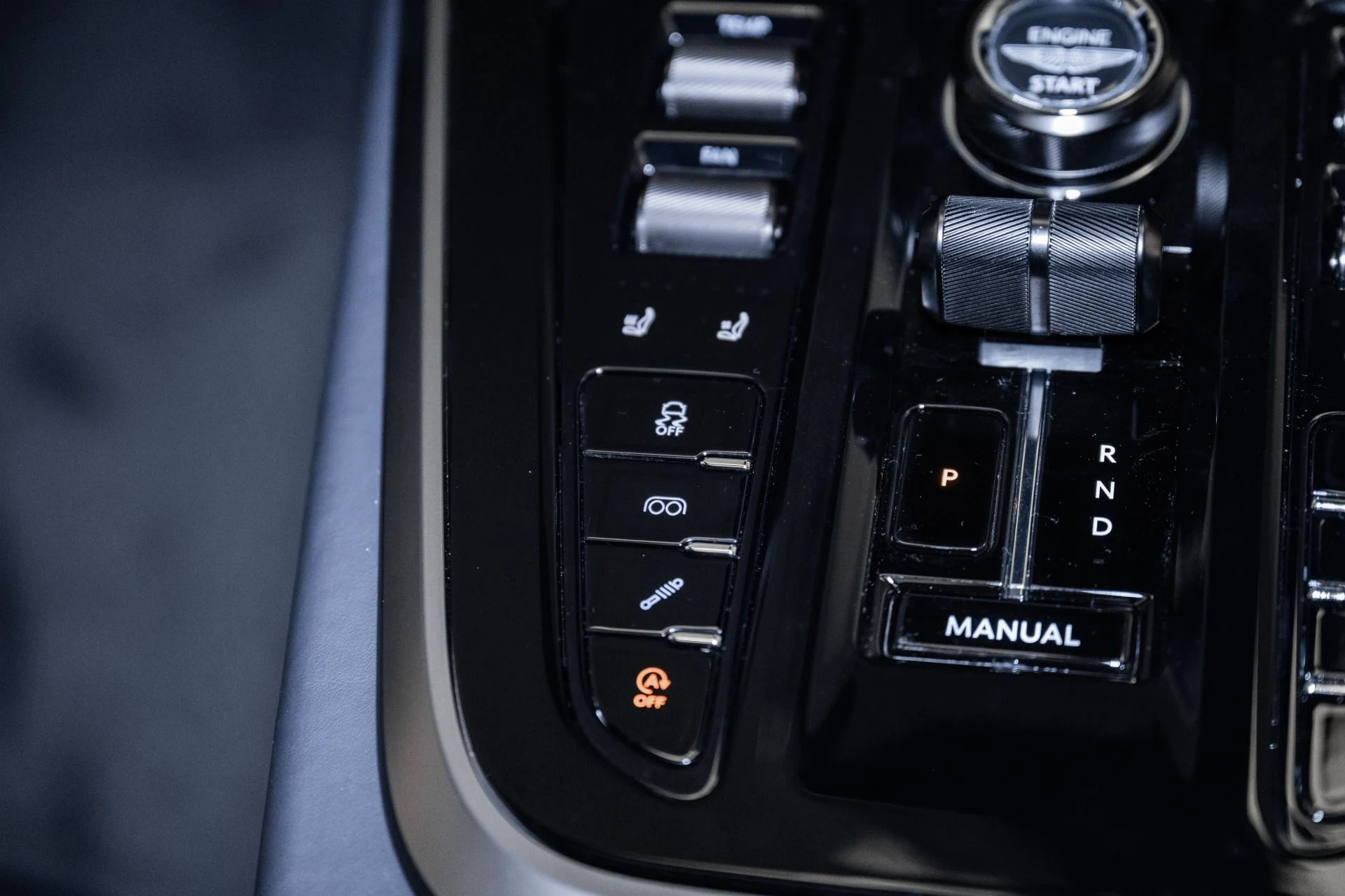 mph040_1673638602_Used_2025_Aston_Martin_DBX_707_1754709382_bc943a4947