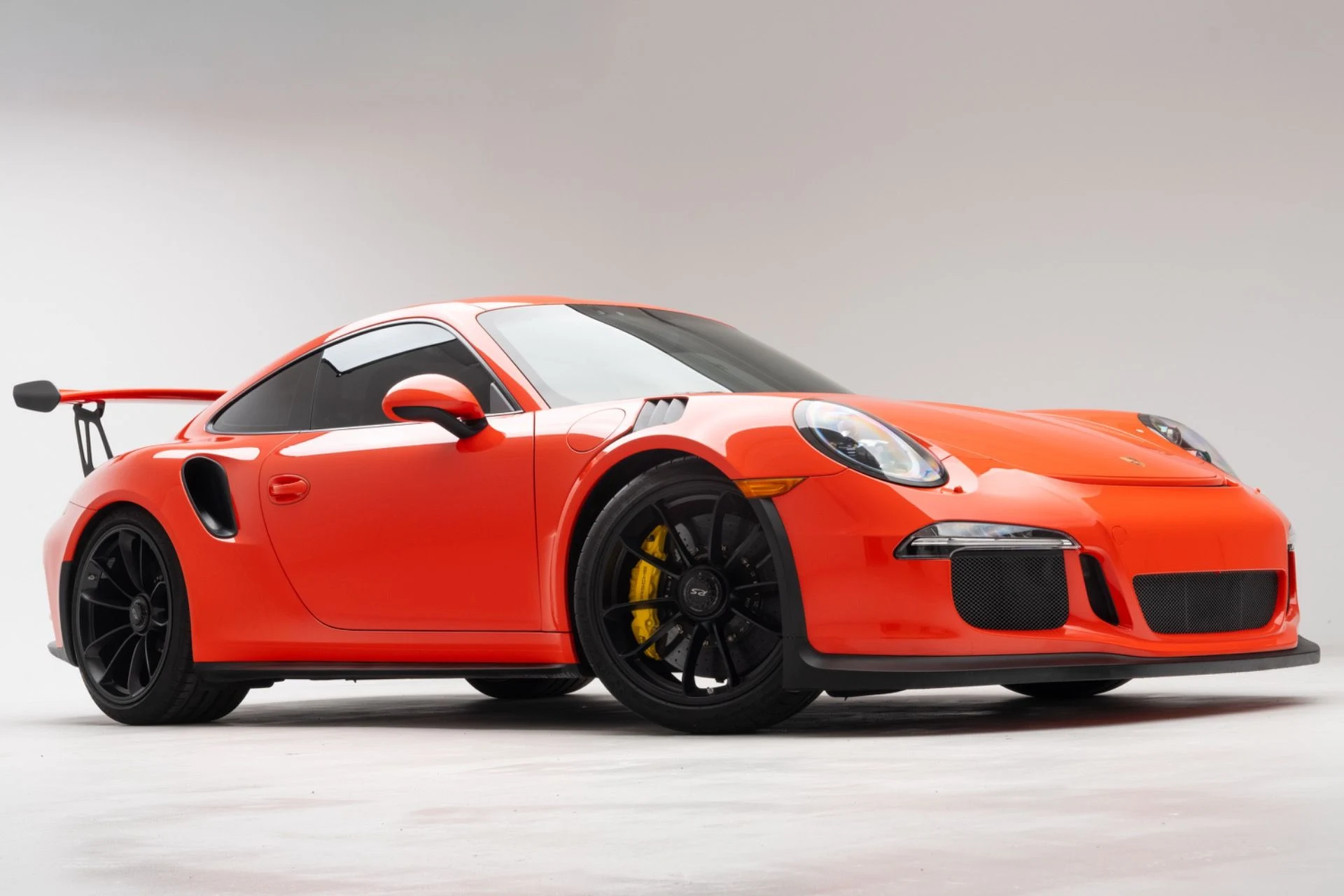 mph040_1695620847_Used_2016_Porsche_911_GT_3_RS_1790180390_37c73c6e43