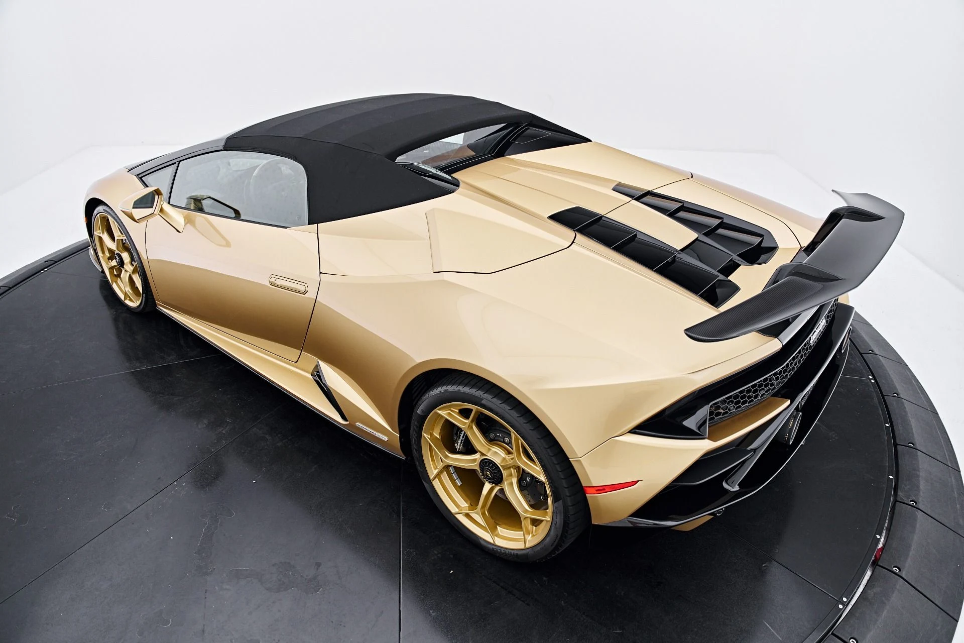 mph040_1703518788_Used_2022_Lamborghini_Huracan_EVO_Base_1791315912_053f274668
