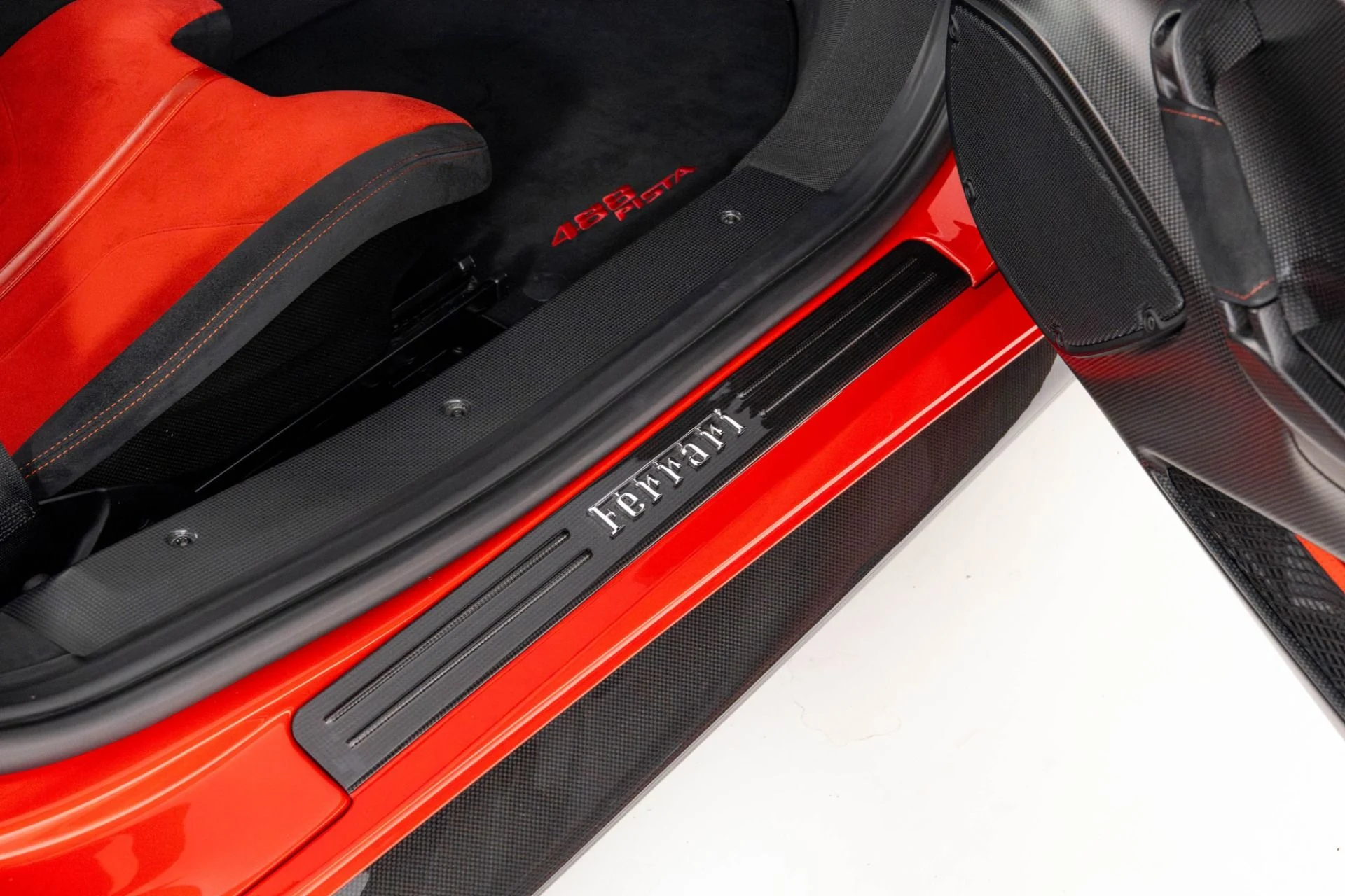 mph040_1707973715_Used_2019_Ferrari_488_Pista_1761352057_a635aa7e0f