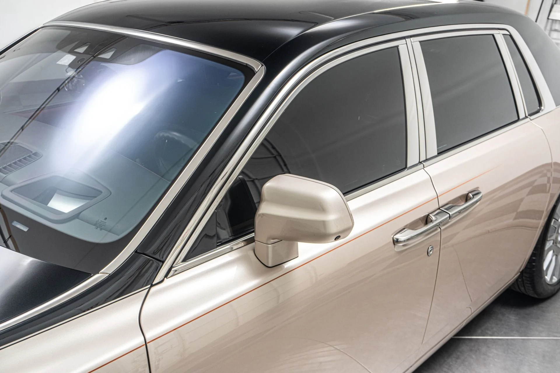 mph040_1708616183_Used_2019_Rolls_Royce_Phantom_The_Phantom_Package_Two_Tone_Paint_Bespoke_Audio_1785353671_7e0637ee13