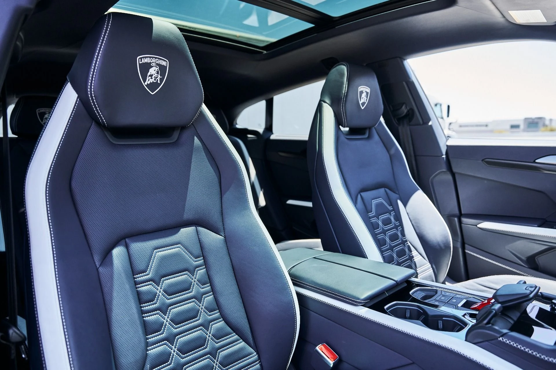 mph040_1713539057_Used_2025_Lamborghini_Urus_SE_1780417790_0258f404aa