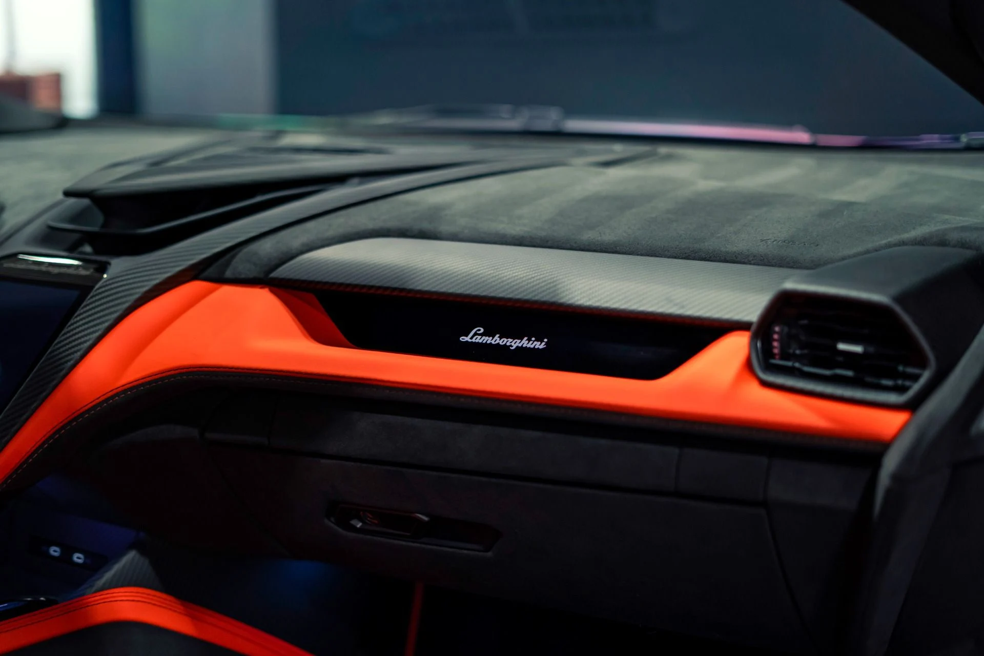 mph040_1728873281_Used_2025_Lamborghini_Revuelto_836_MSRP_Full_Body_PPF_Carbon_Roof_1780087440_847ca7c2b6