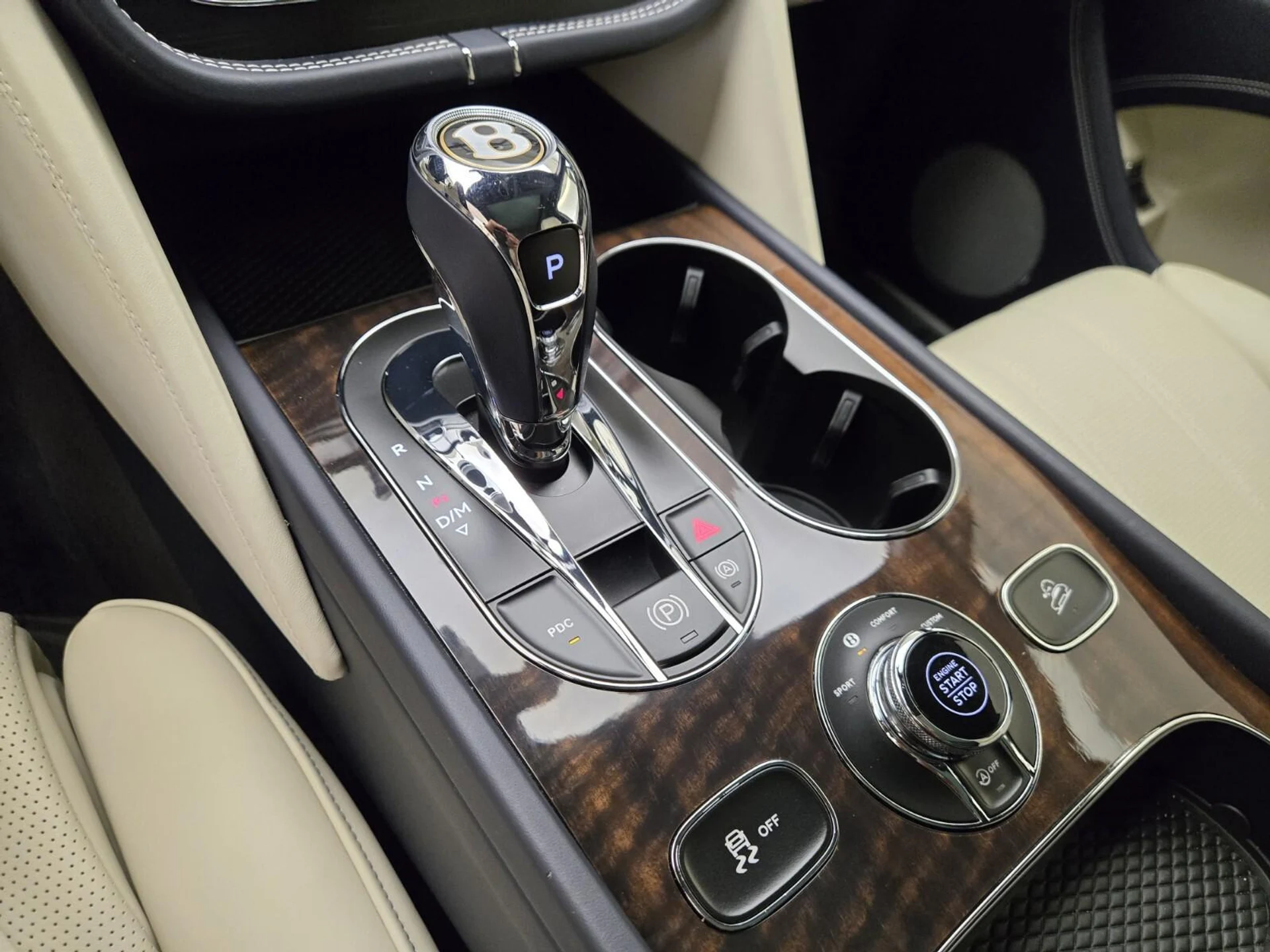 mph040_1746439902_Used_2020_Bentley_Bentayga_V8_1754377302_1a291f1b5d