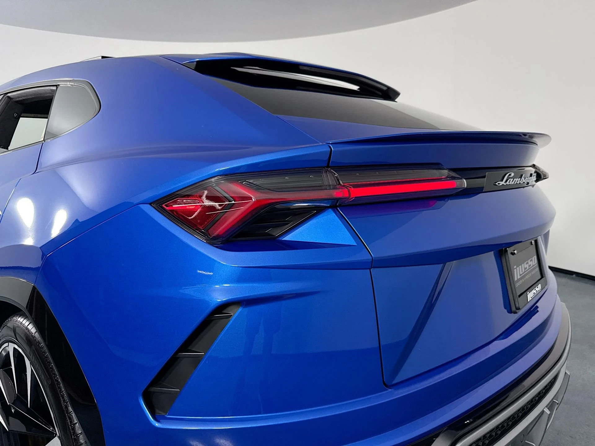 mph040_1754861837_Used_2021_Lamborghini_Urus_1783027585_1f3885ebb4