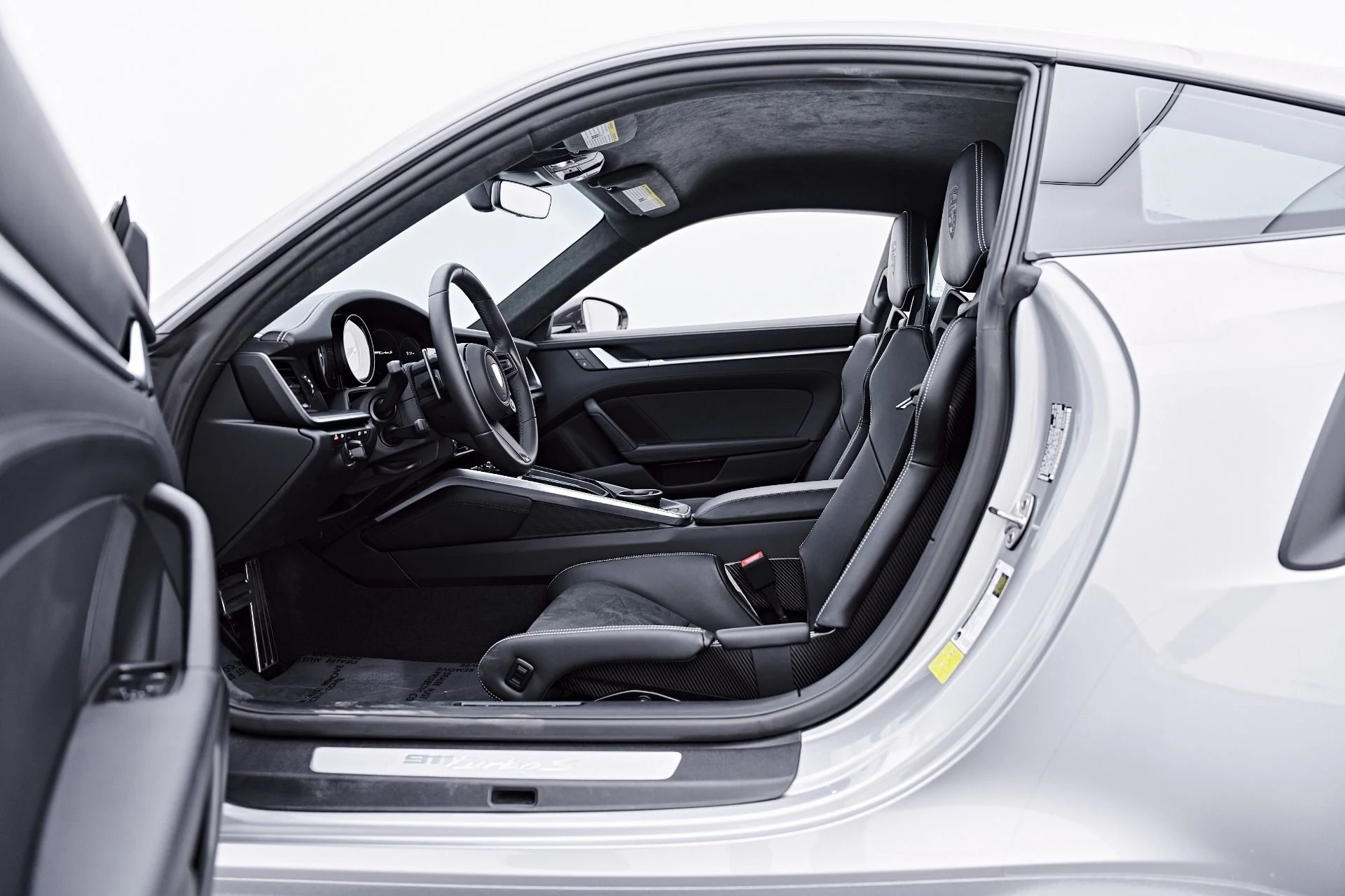 mph040_1766411100_Used_2025_Porsche_911_Turbo_S_1785539165_be9fc4bd03