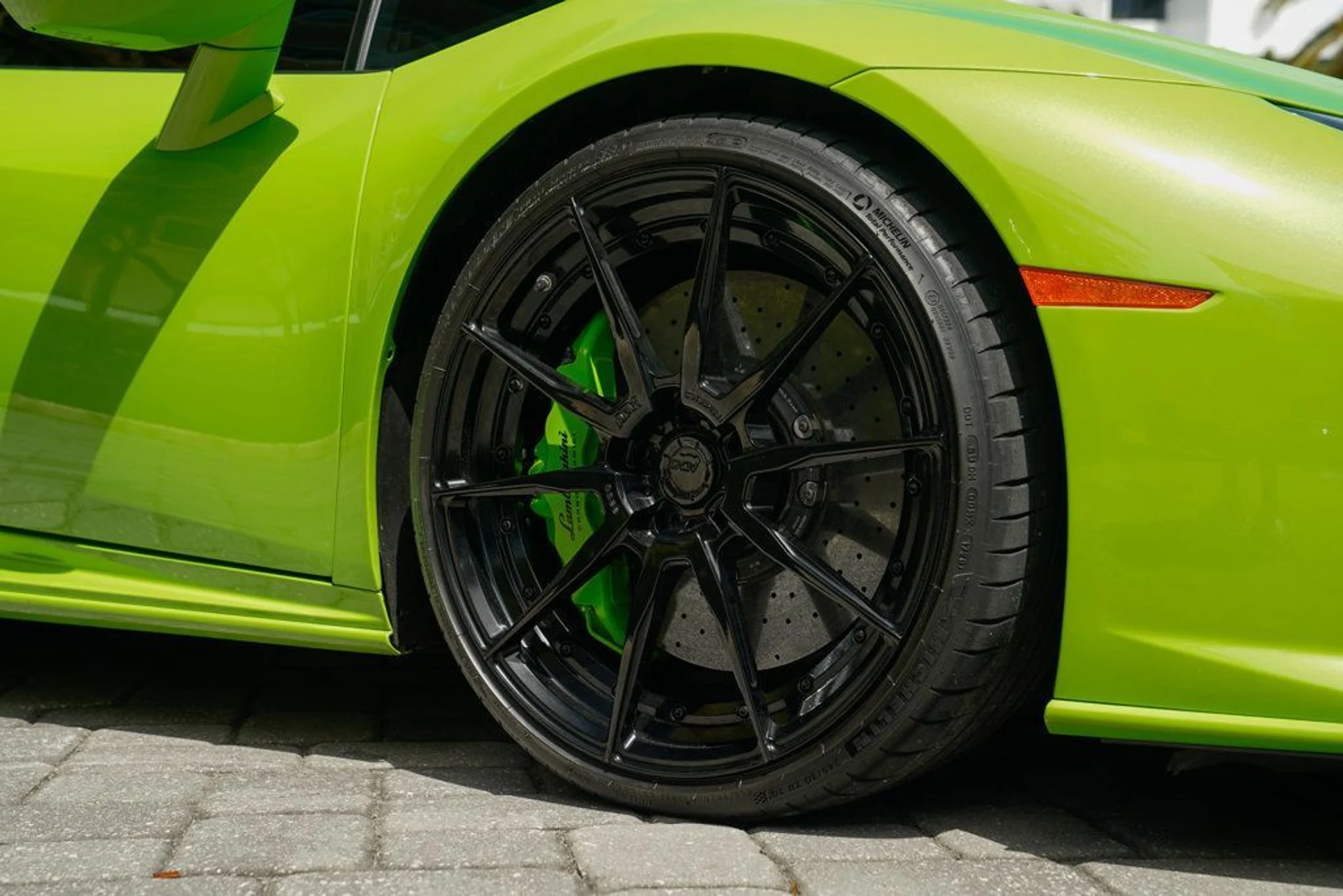 mph040_1792693931_used_2020_lamborghini_huracan_evo_coupeawd_14354_22890839_41_1024_919fd5c5d6