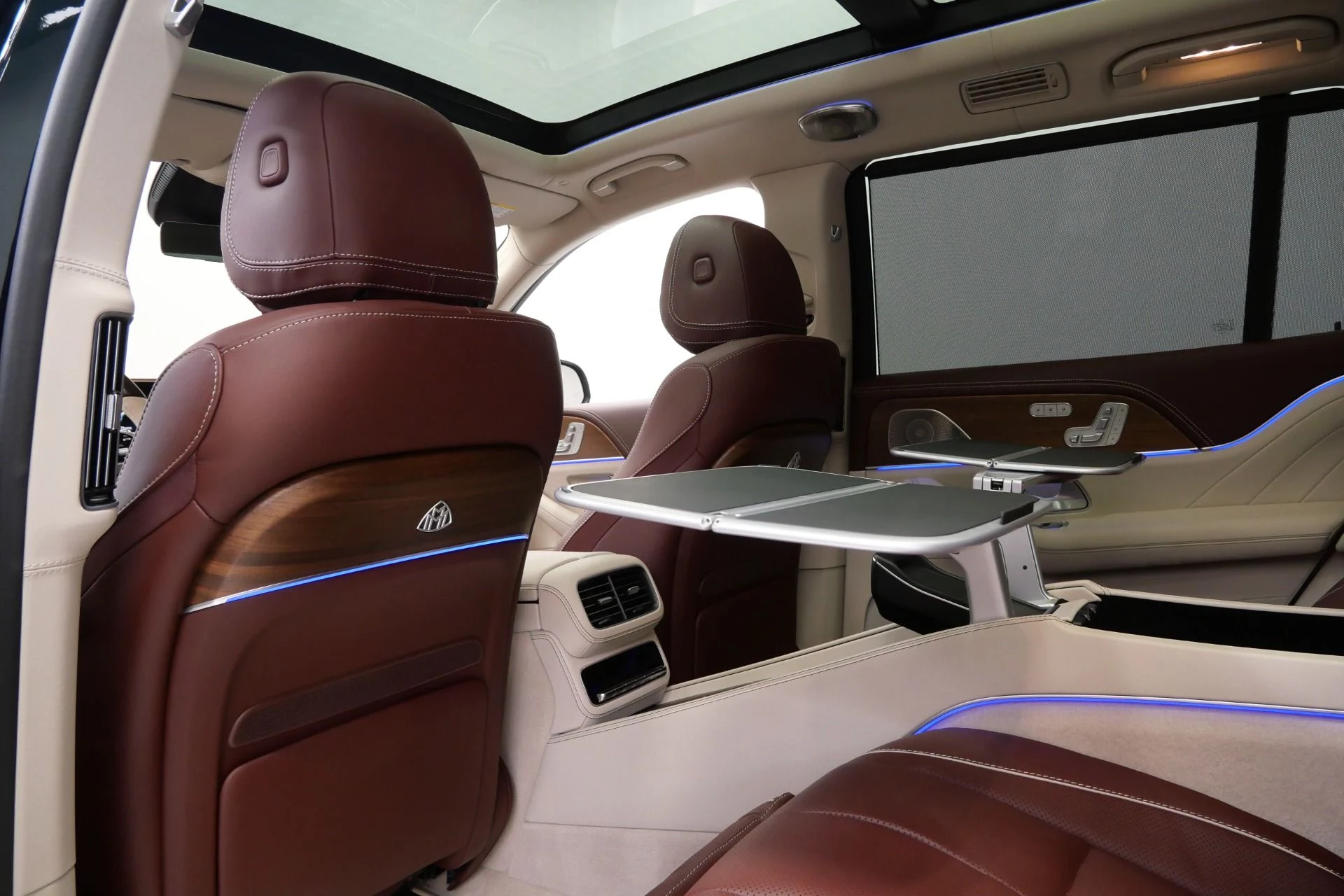 mph040_1793112977_Used_2022_Mercedes_Benz_Maybach_GLS_600_4_MATIC_Beautiful_Colors_Four_Seat_Configuration_Walnut_Trim_1776795080_ce9aaefa1f