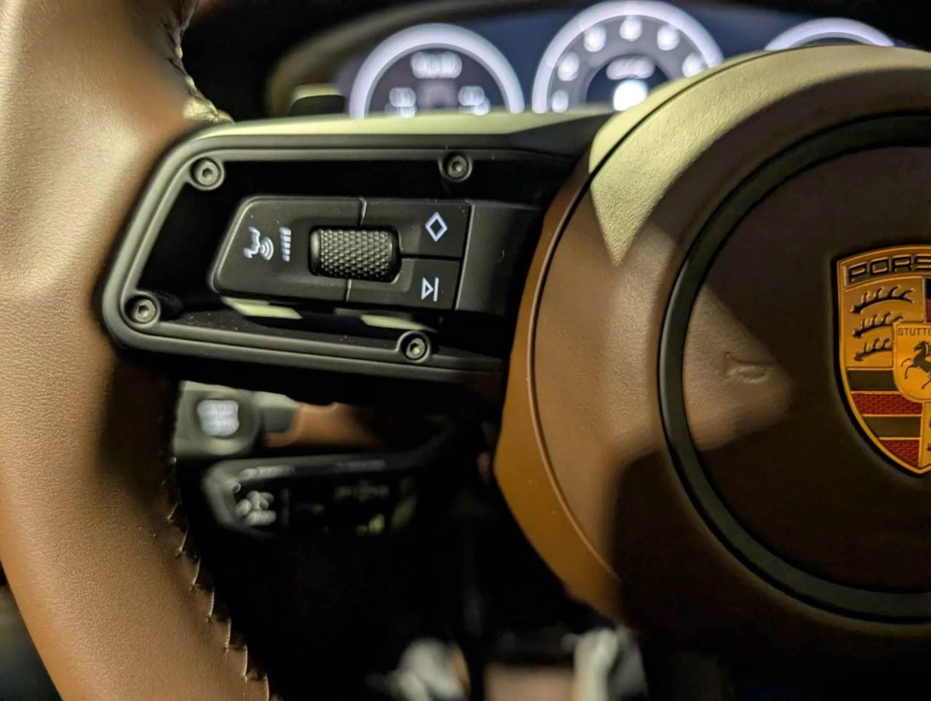 mph040_1810705791_791e44f811e241c332576a3dadd103b5x_ea485d7be4