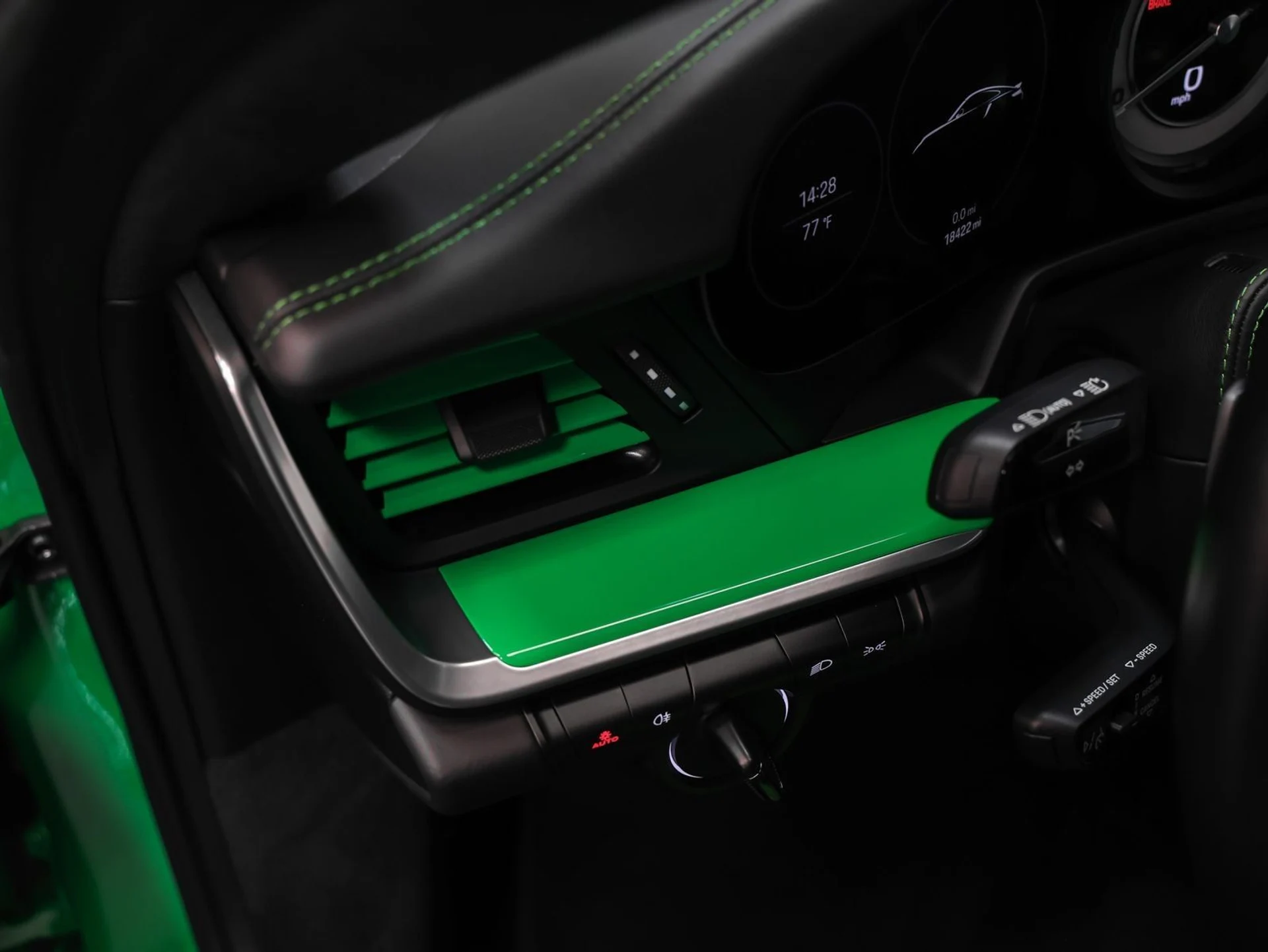 mph040_1813574078_41_cc1eea5766