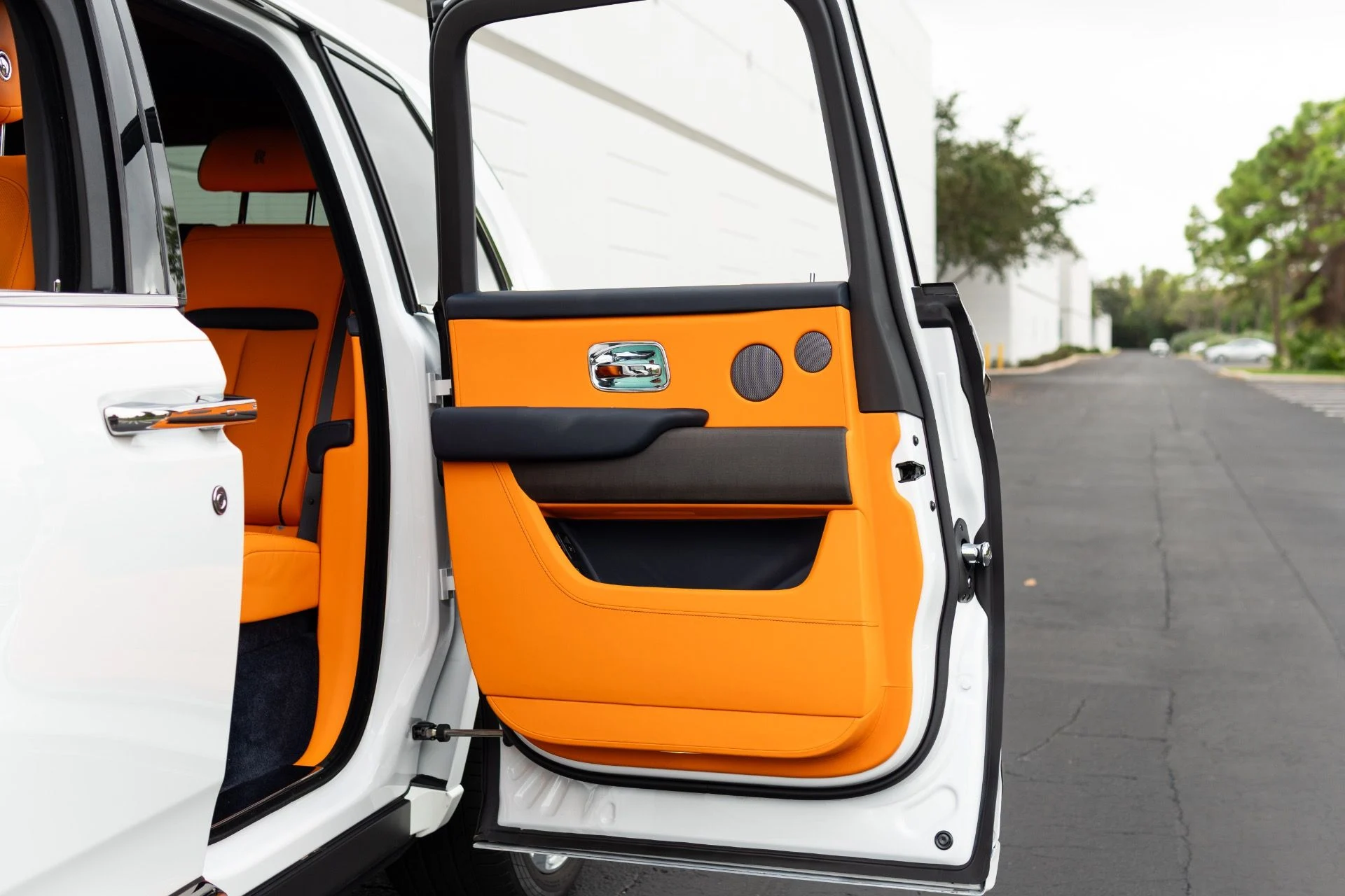 mph040_1820949716_Used_2023_Rolls_Royce_Cullinan_1766776442_bc9300d89c