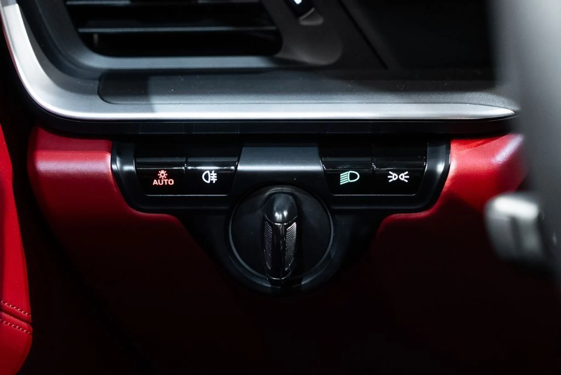 mph040_1821988605_afbaed308488bd0d37da50df7f50513b_aba2766fd2