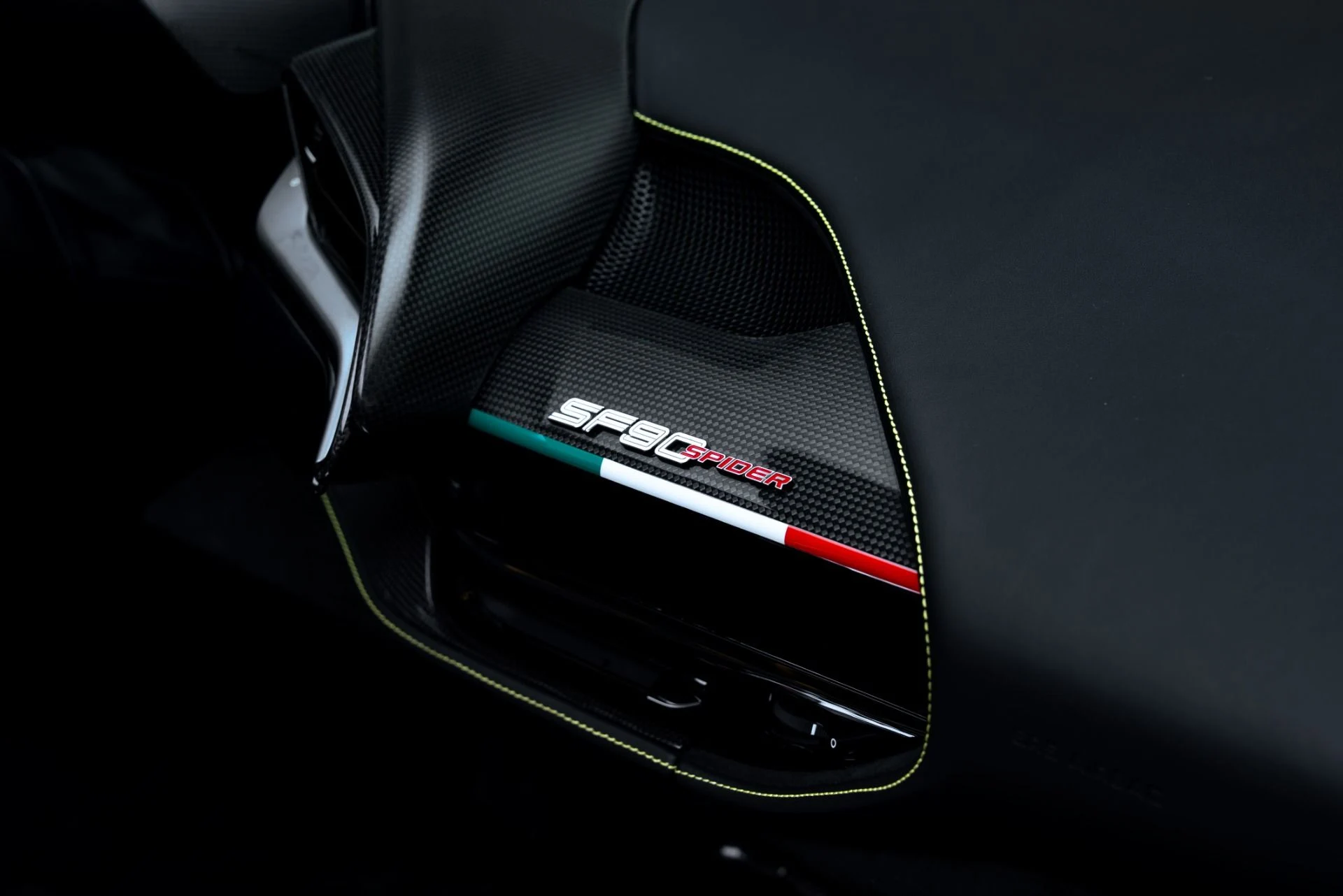 mph040_1828436490_Used_2024_Ferrari_SF_90_Spider_1777485078_58a00d2d08