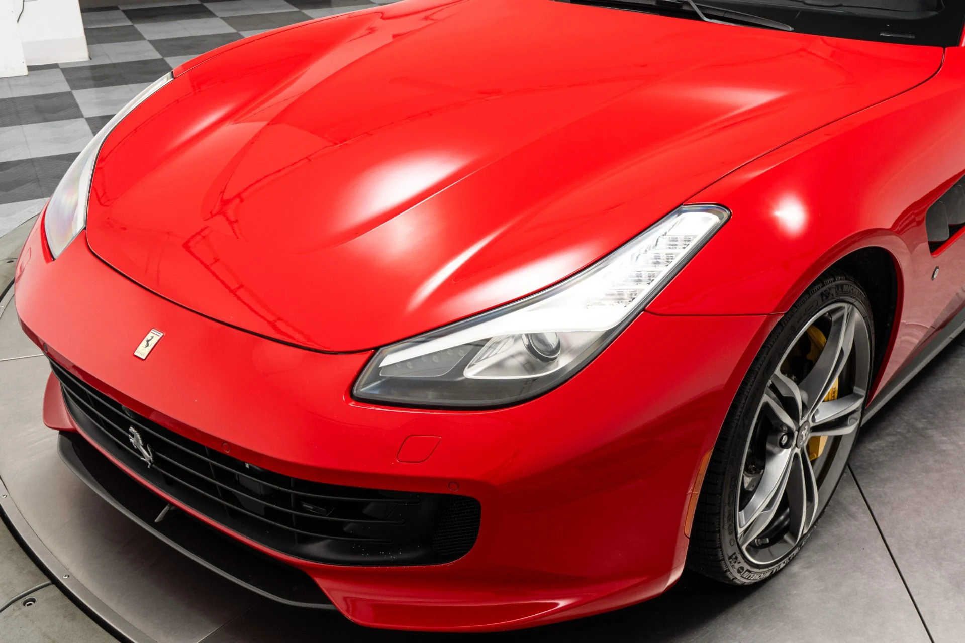 mph040_1839013107_Used_2020_Ferrari_GTC_4_Lusso_V12_Power_Passenger_Display_Carbon_Fiber_Interior_Trim_1776369259_3bc7b06910