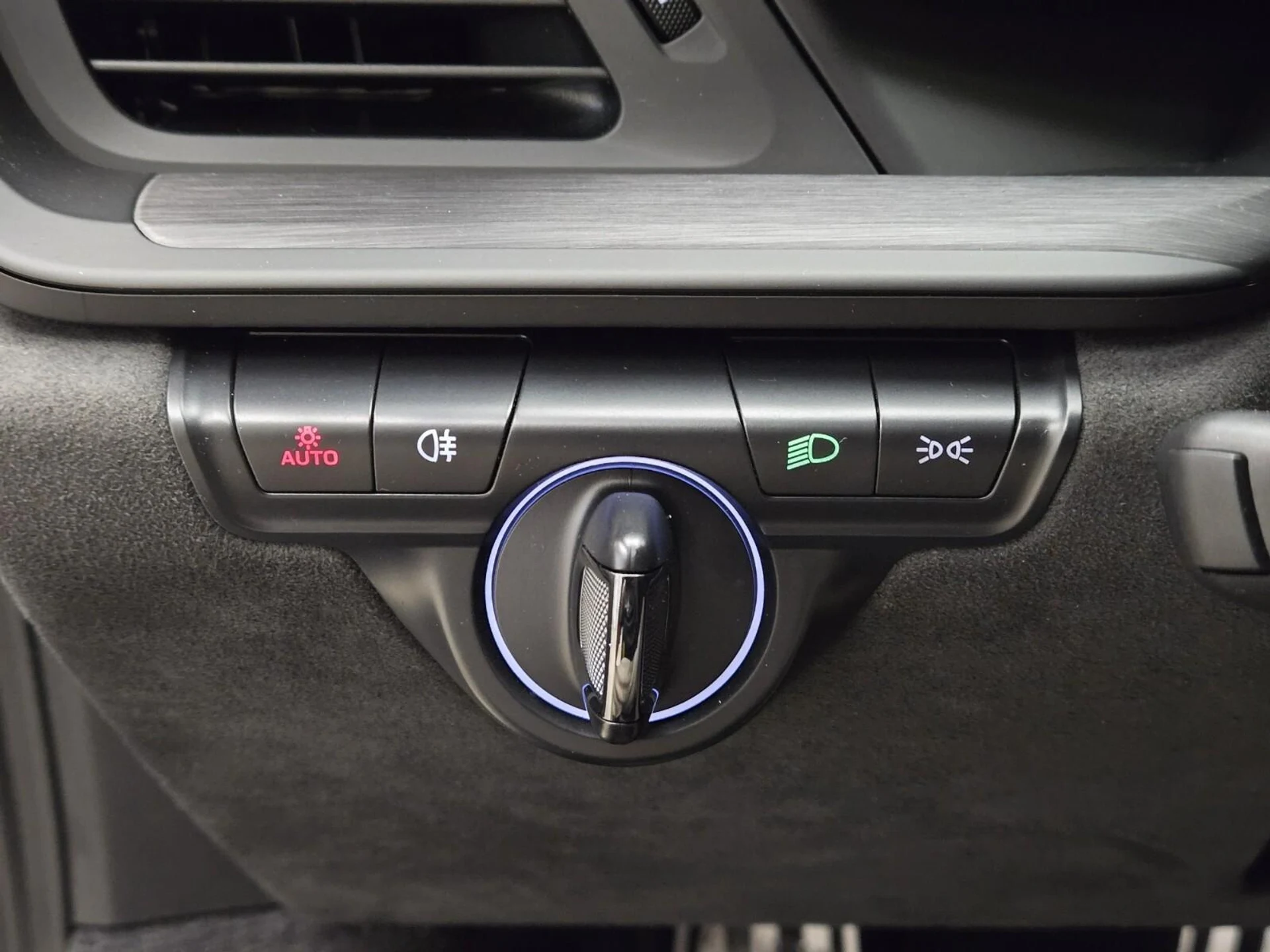 mph040_1840874726_Used_2022_Porsche_911_GT_3_1768977975_14e6a4d64e