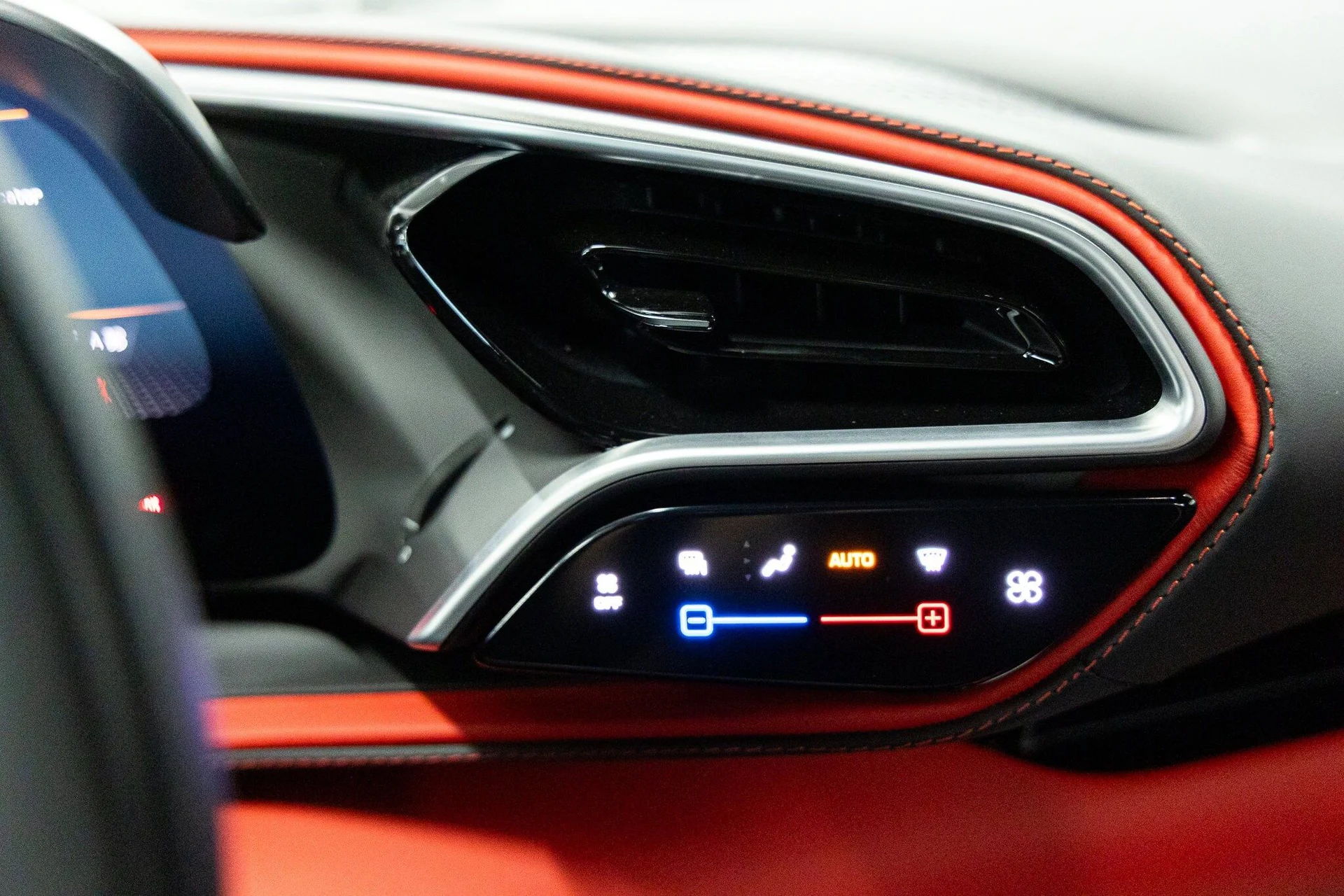 mph040_184179880_ebcb689d97dfc5096612e9b7276f0146x_0d1f573bd8