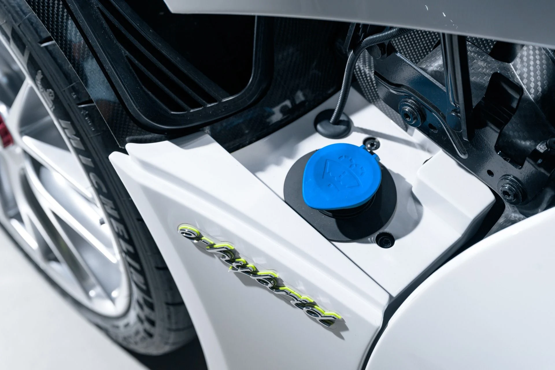 mph040_1850543991_12440_p41_l_0ea38e834f