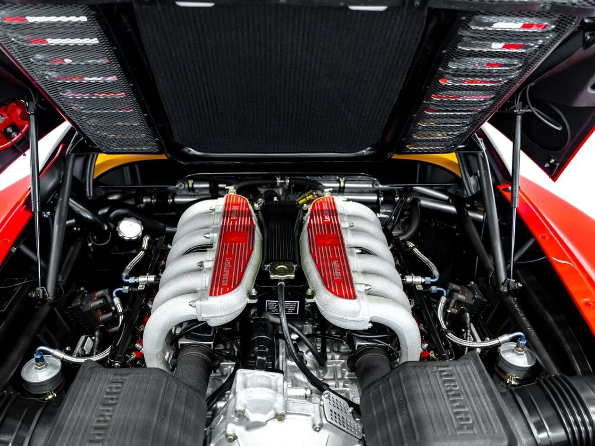 mph040_1854809368_ferrari_512_tr_1994_jpg_v_1758918548_3dd5c15a3d